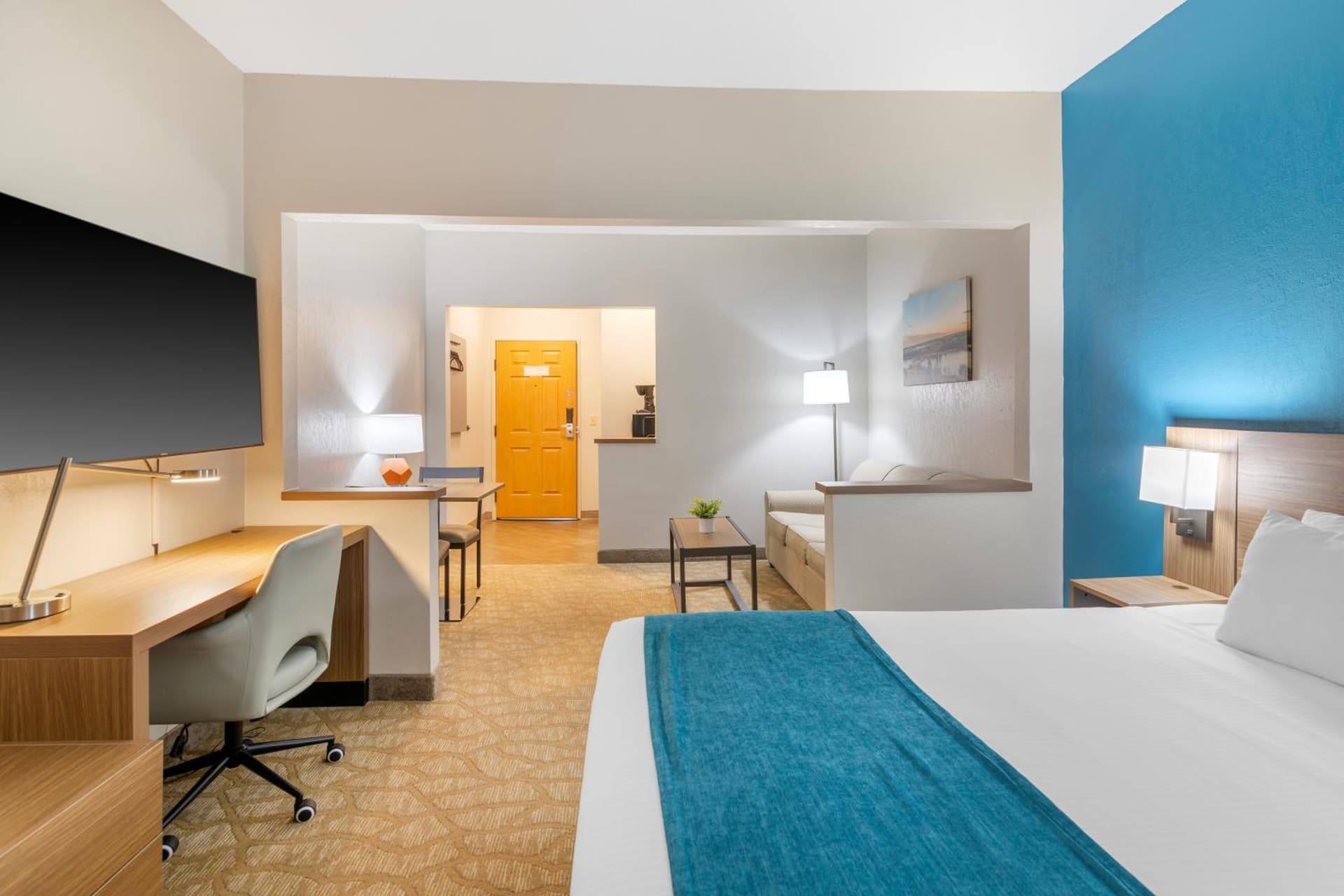 EverSpring Suites property views in Bismarck, ND — gallery photo 3