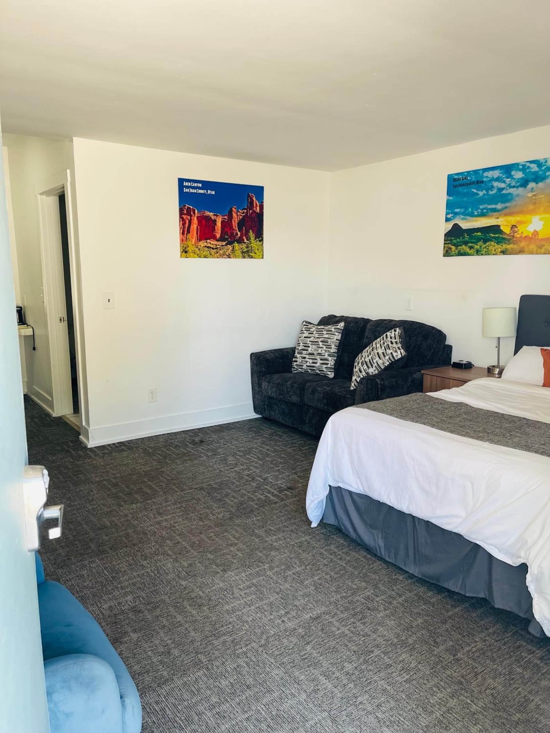 Blue Sage Inn & Suites interior in Blanding, UT — gallery photo 2