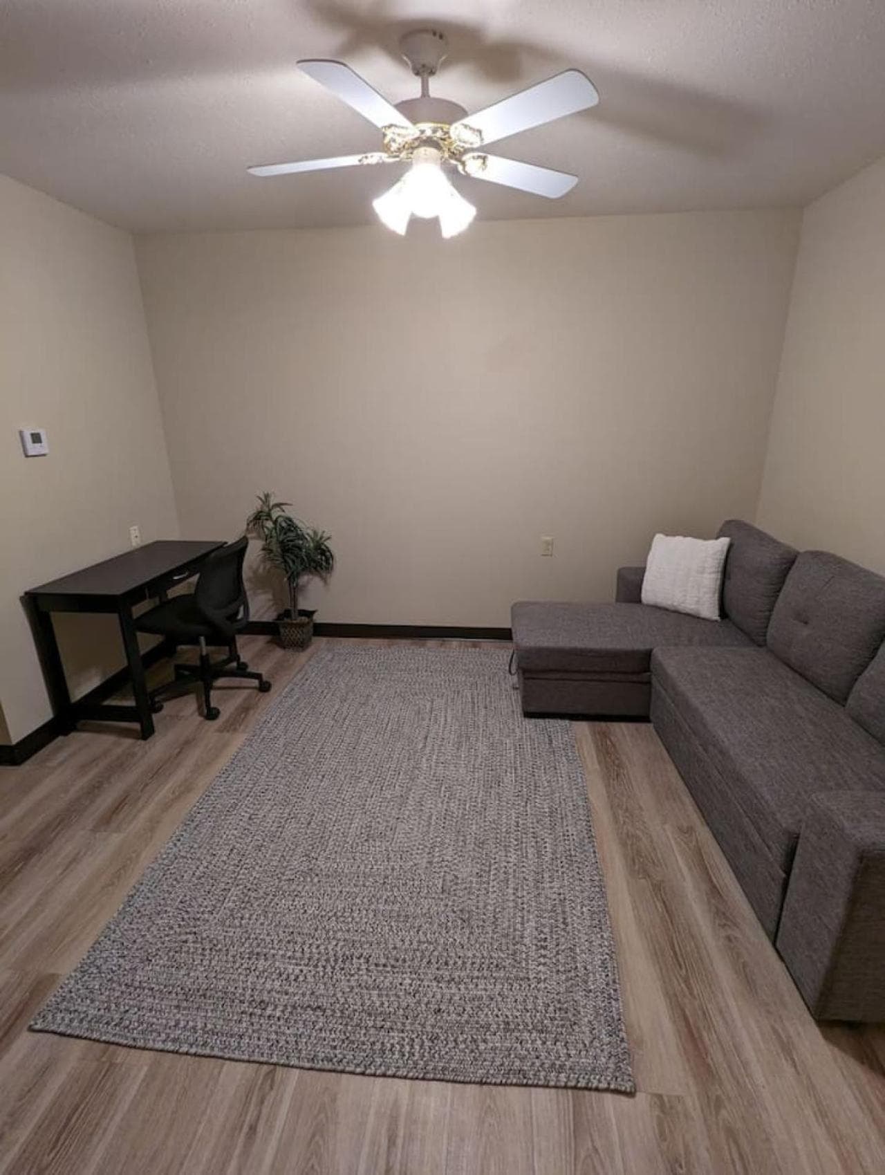 Waterloo Suites Double property views in Waterloo, IL — gallery photo 3
