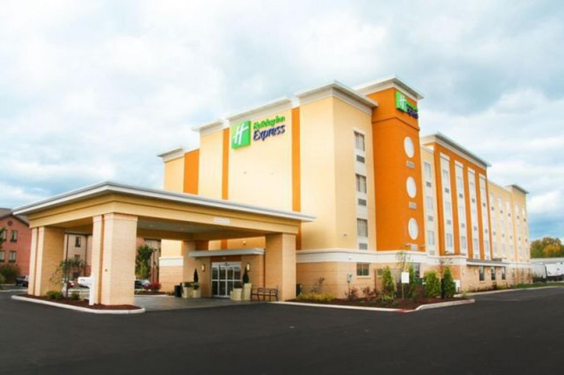 Holiday Inn Express Toledo North by IHG featured exterior or lobby in Toledo, OH — similar hotel
