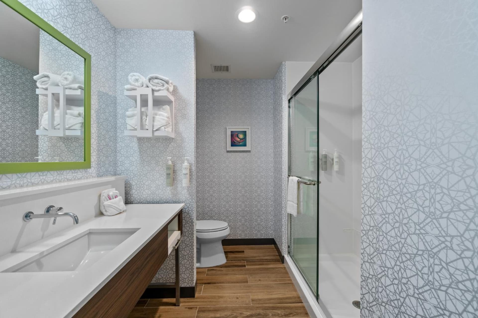 Hampton Inn Redmond Bend Airport interior in Redmond, OR — gallery photo 2