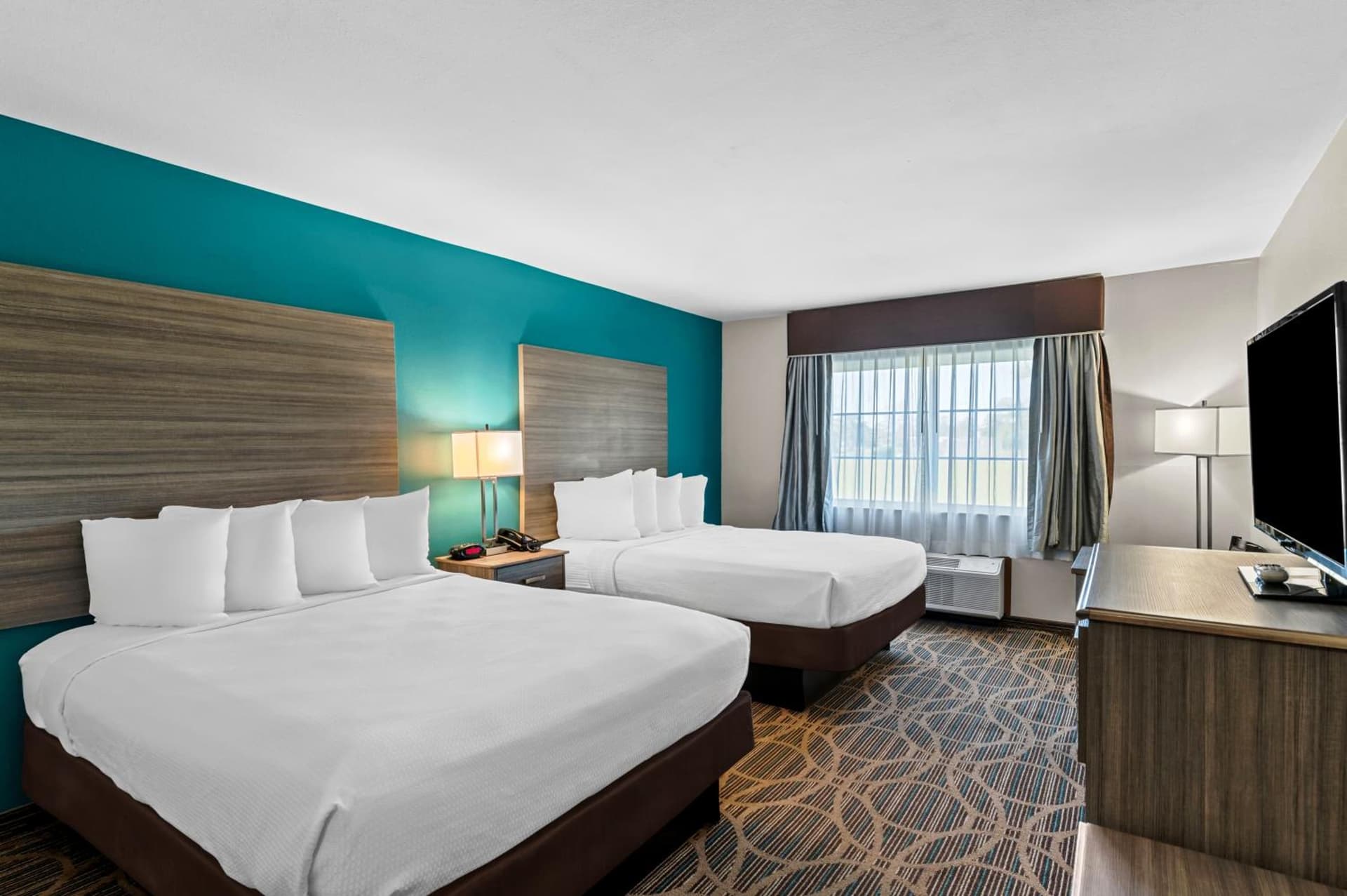 Best Western Presidential Hotel & Suites property views in Pine Bluff, AR — gallery photo 3