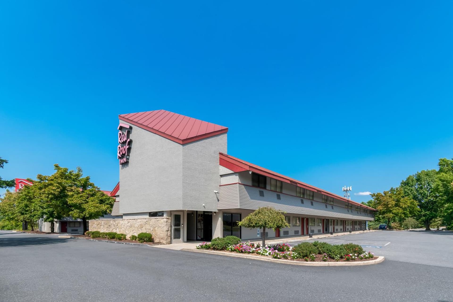 Red Roof Inn Harrisburg North exterior or lobby in Harrisburg, PA — main listing photo