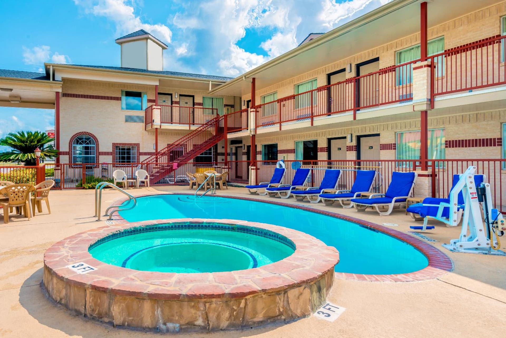 Hill Country Inn & Suites - New Braunfels, Gruene — hotel in New Braunfels, Texas
