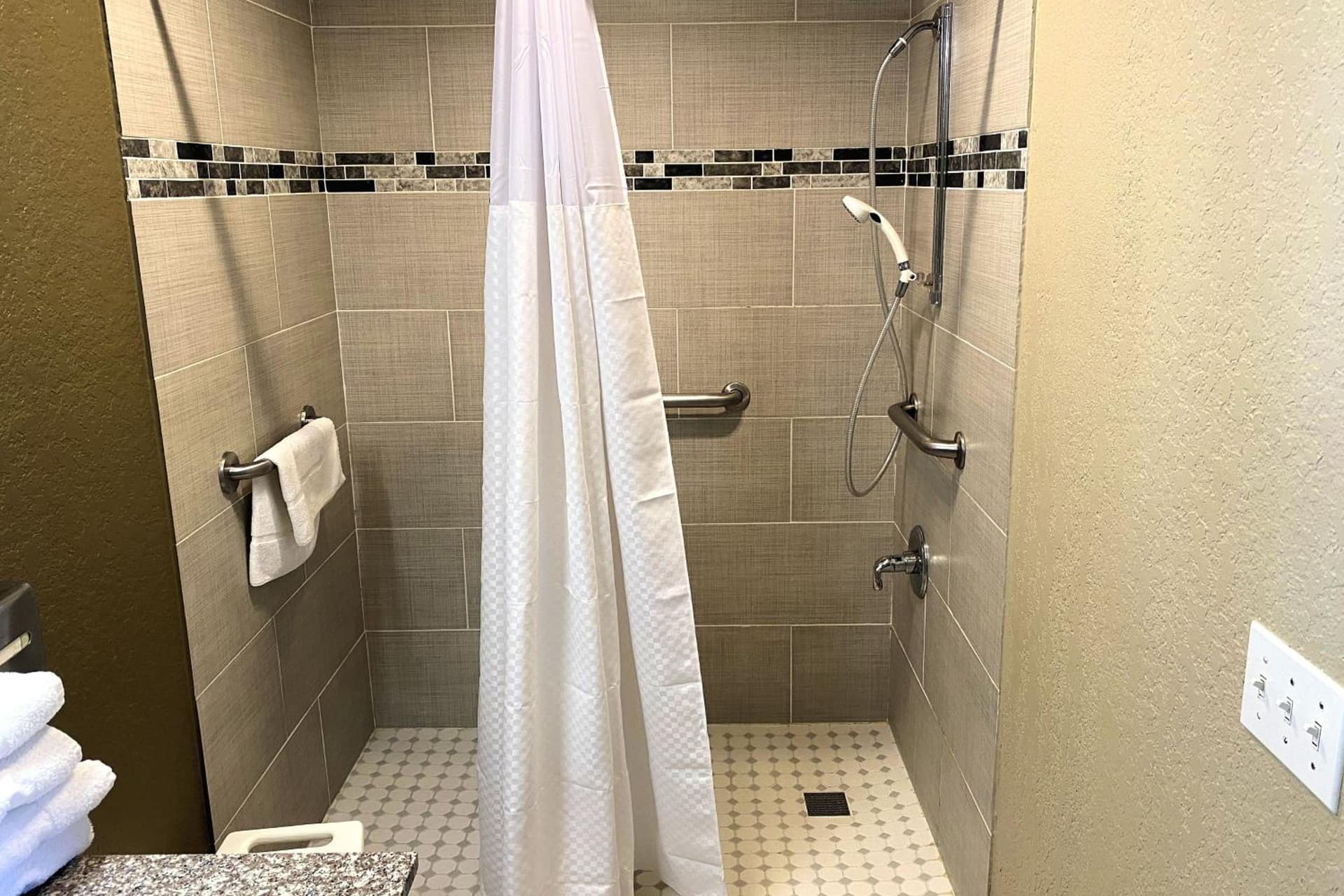 Hill Country Inn & Suites - New Braunfels, Gruene gallery photo in New Braunfels, TX — image 6
