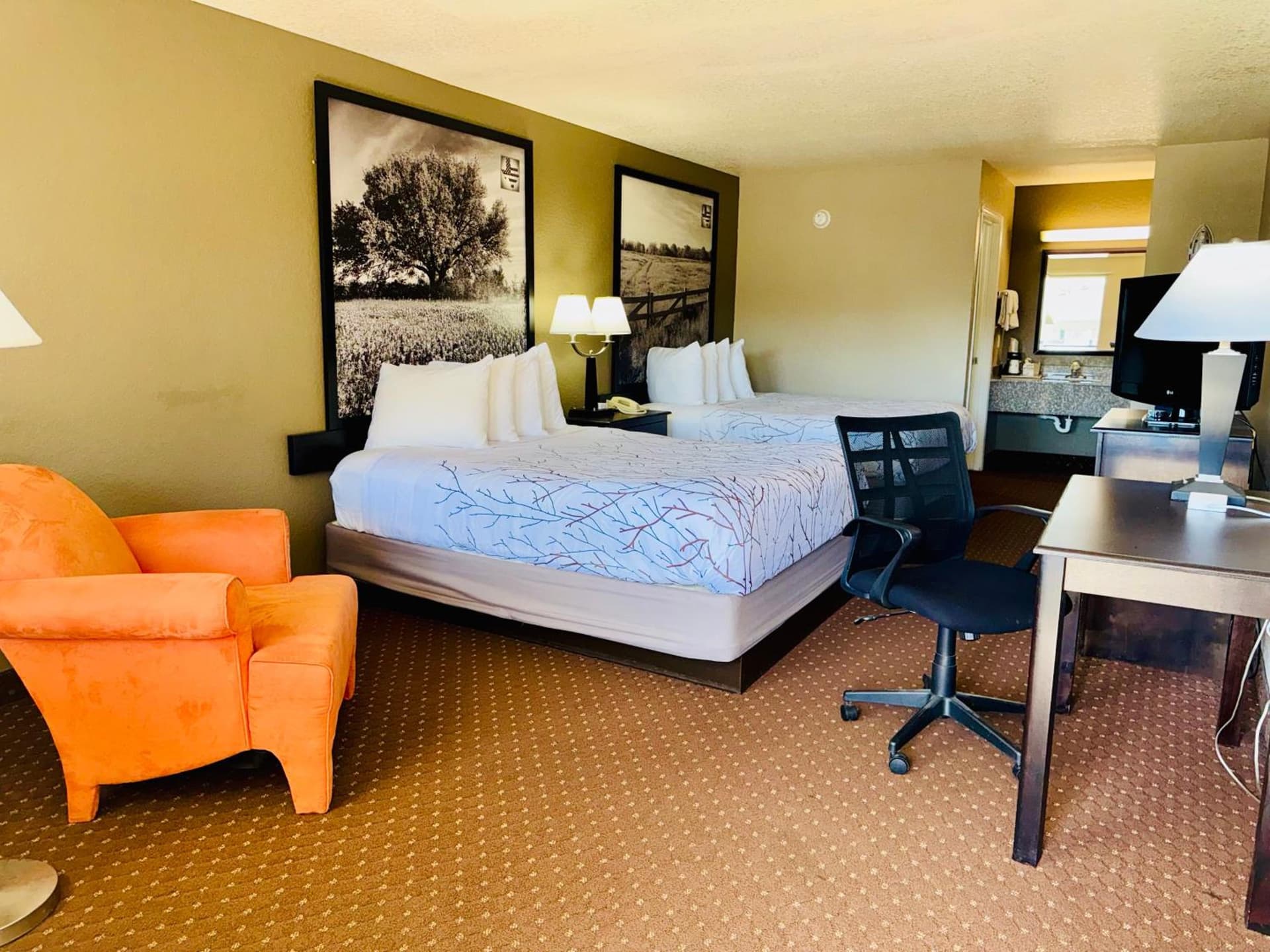 Hill Country Inn & Suites - New Braunfels, Gruene property views in New Braunfels, TX — gallery photo 3