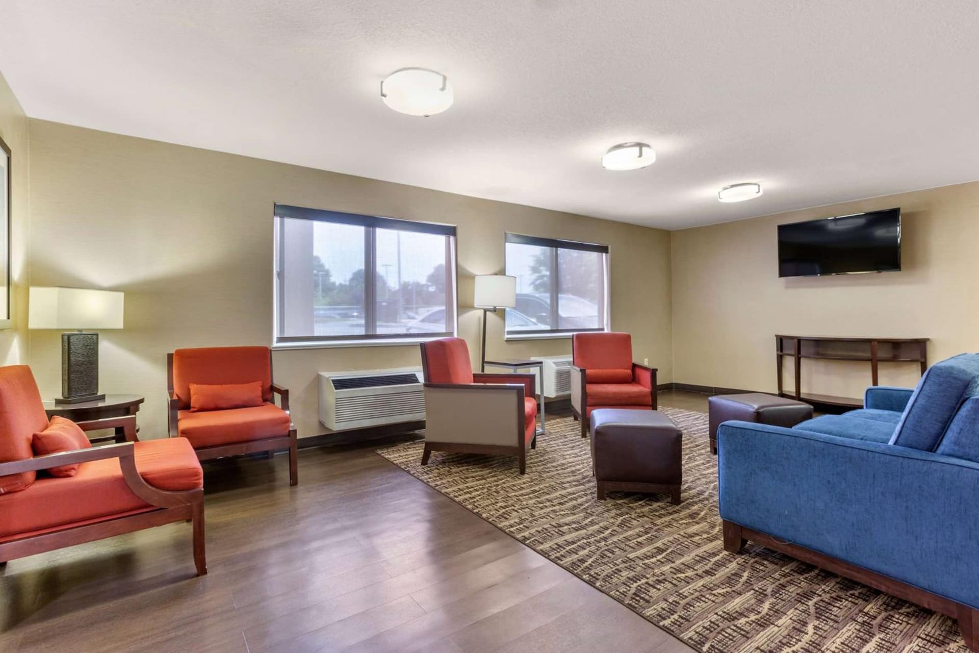 Wingate by Wyndham Los Alamos interior in Los Alamos, NM — gallery photo 2