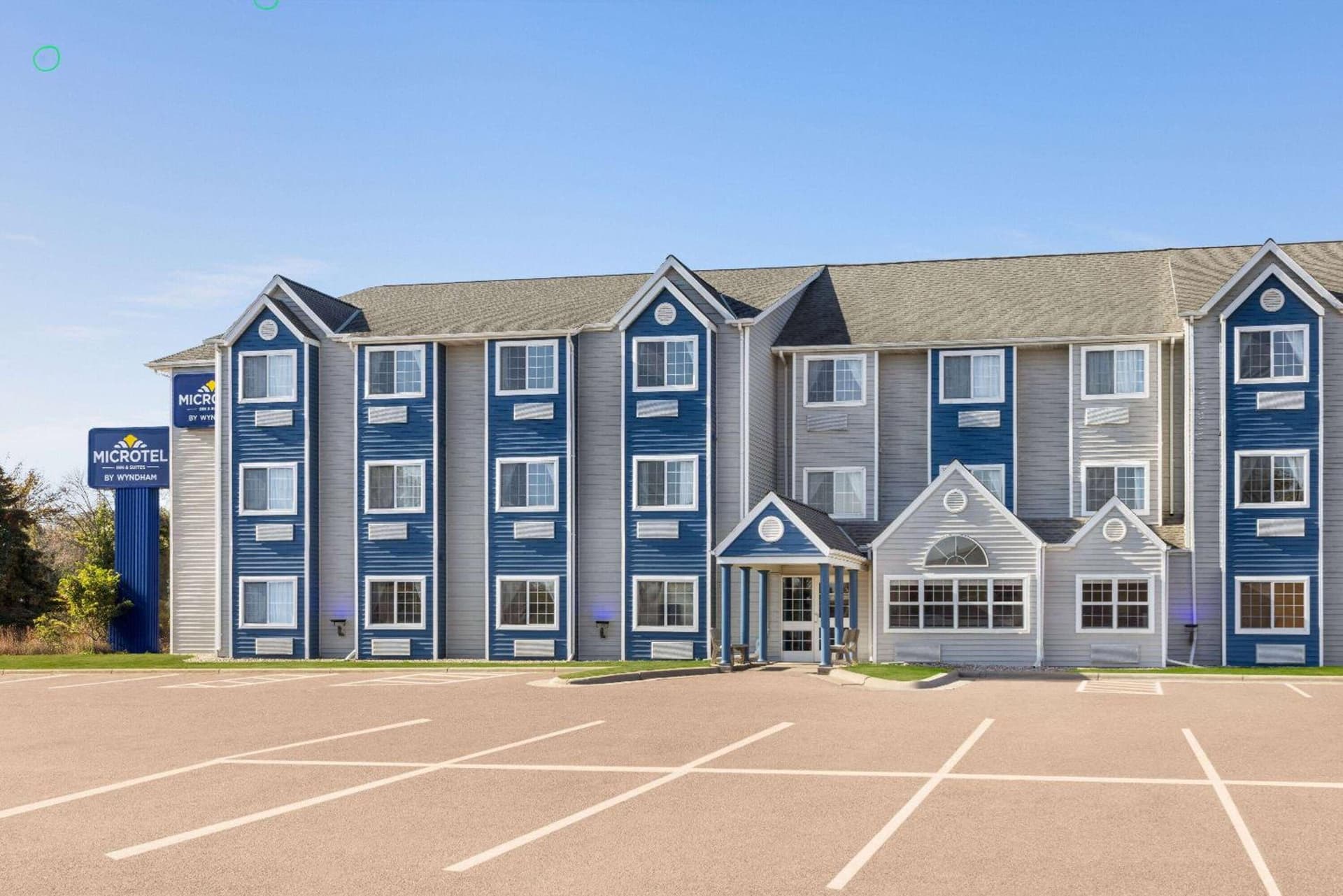 Microtel Inn & Suites by Wyndham New Ulm interior in New Ulm, MN — gallery photo 2