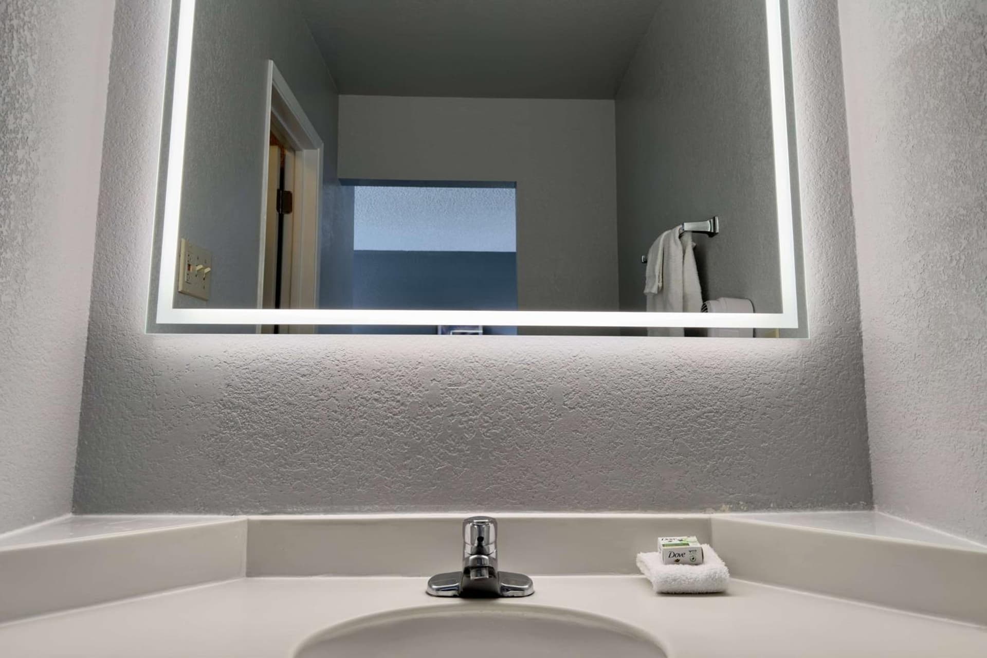 La Quinta Inn by Wyndham Stockton gallery photo in Stockton, CA — image 11