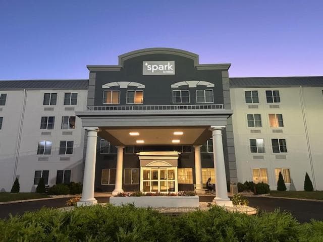 Spark by Hilton Walker Grand Rapids North featured exterior or lobby in Grand Rapids, MI — similar hotel