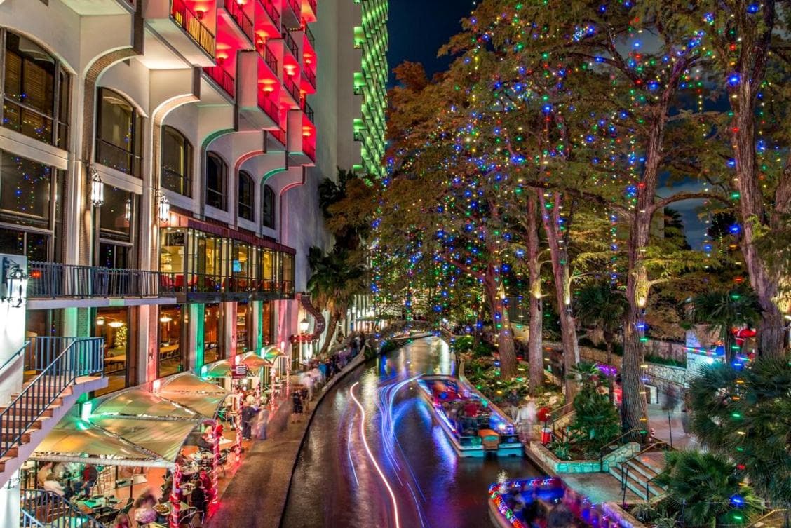 Hilton Palacio del Rio interior in San Antonio, TX — gallery photo 2