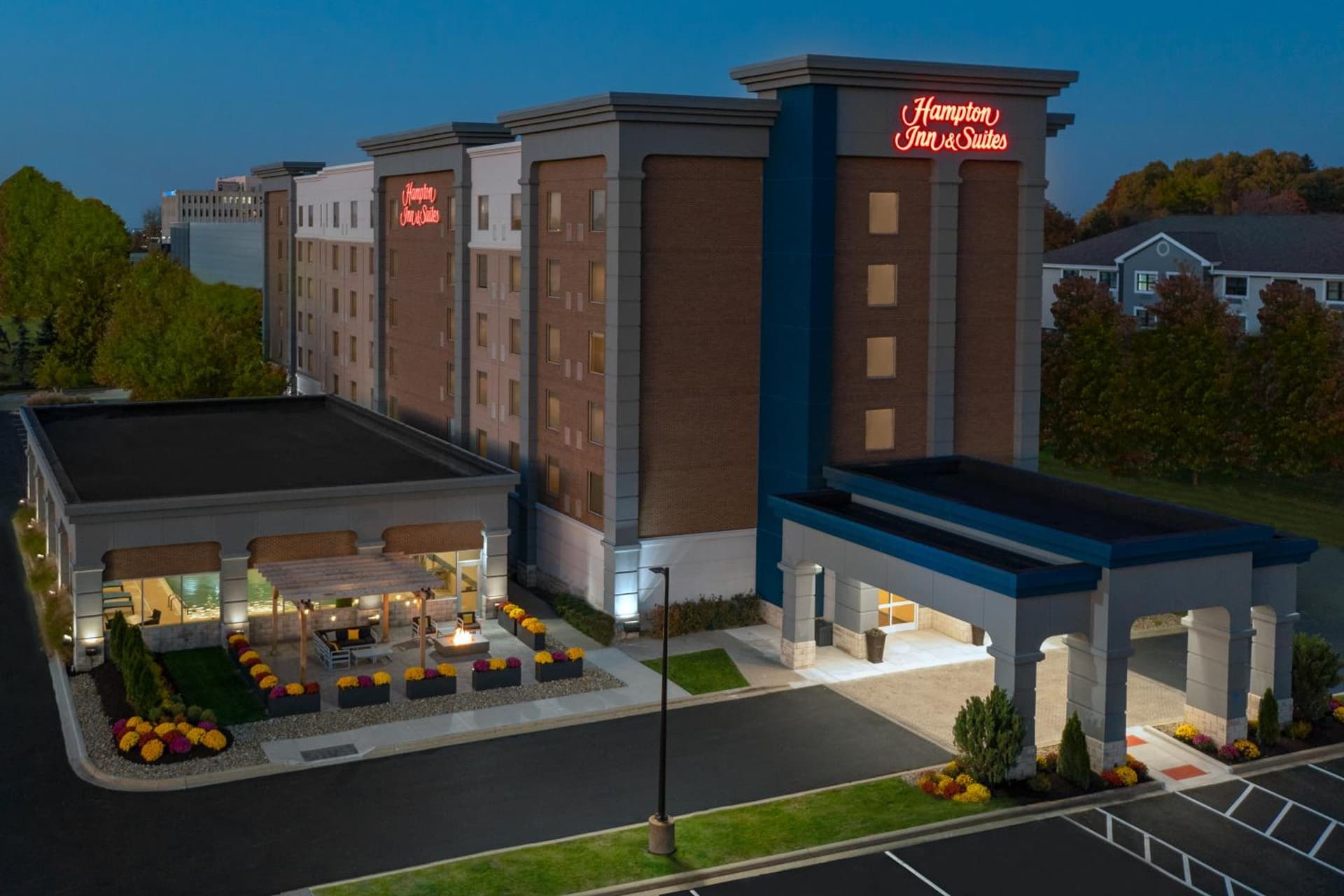 Hampton Inn & Suites Cleveland-Beachwood interior in Beachwood, OH — gallery photo 2