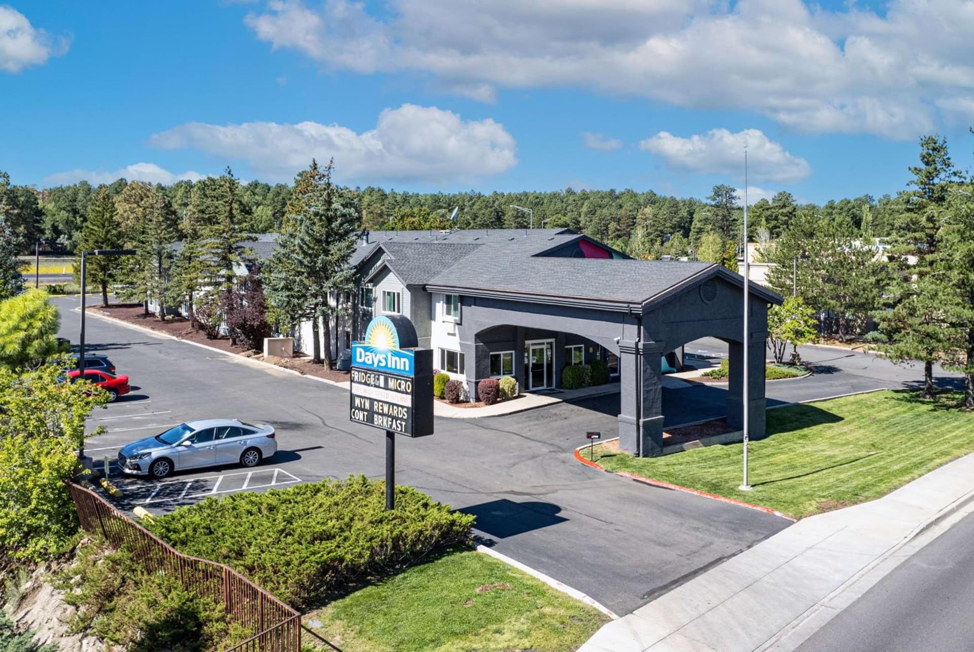 voco Flagstaff by IHG property views in Flagstaff, AZ — gallery photo 3