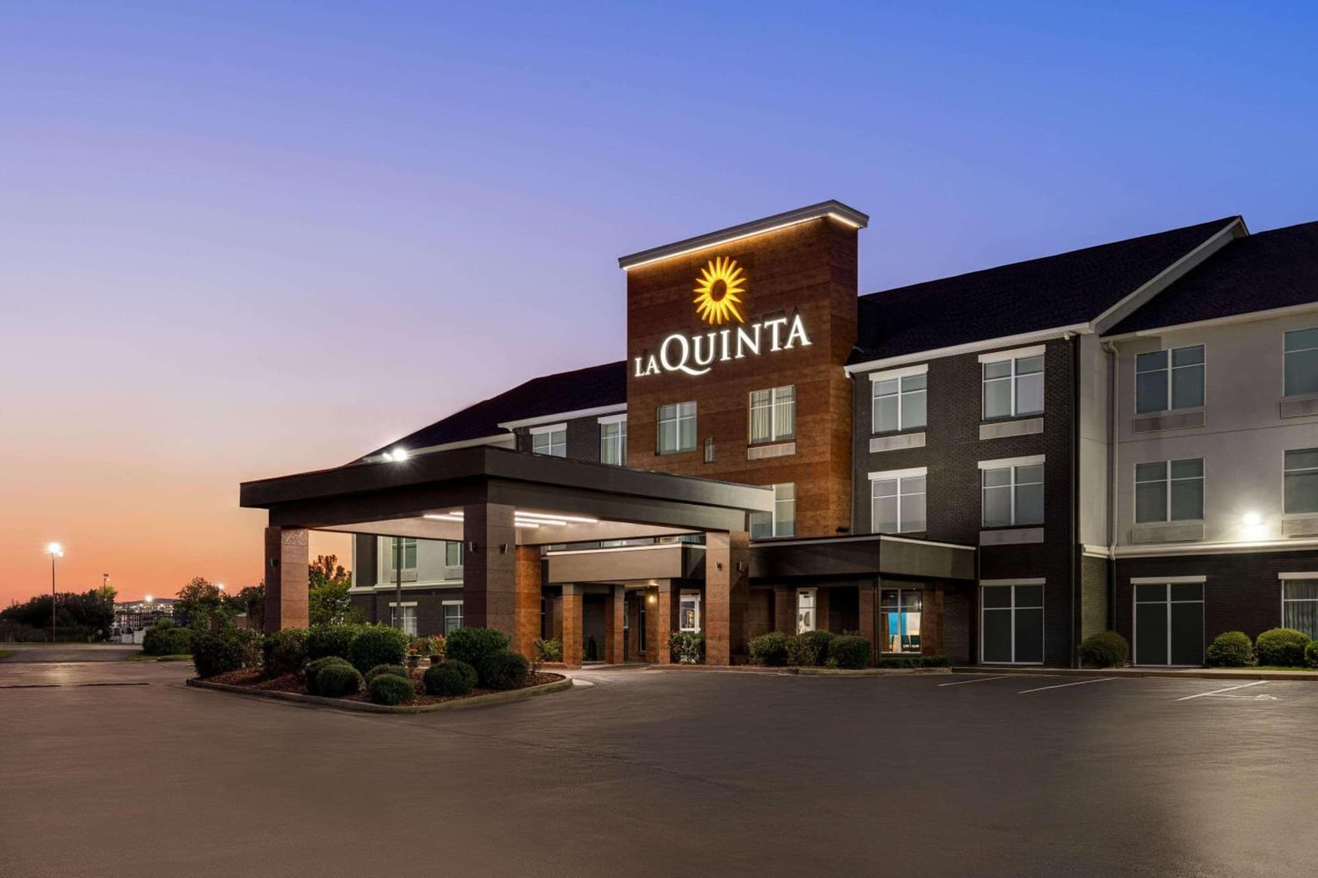 La Quinta by Wyndham Oxford - Anniston property views in Oxford, AL — gallery photo 3