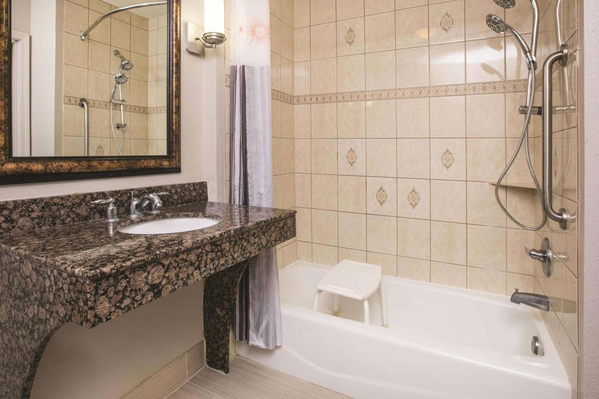Baymont by Wyndham Dallas South-DeSoto gallery photo in DeSoto, TX — image 14