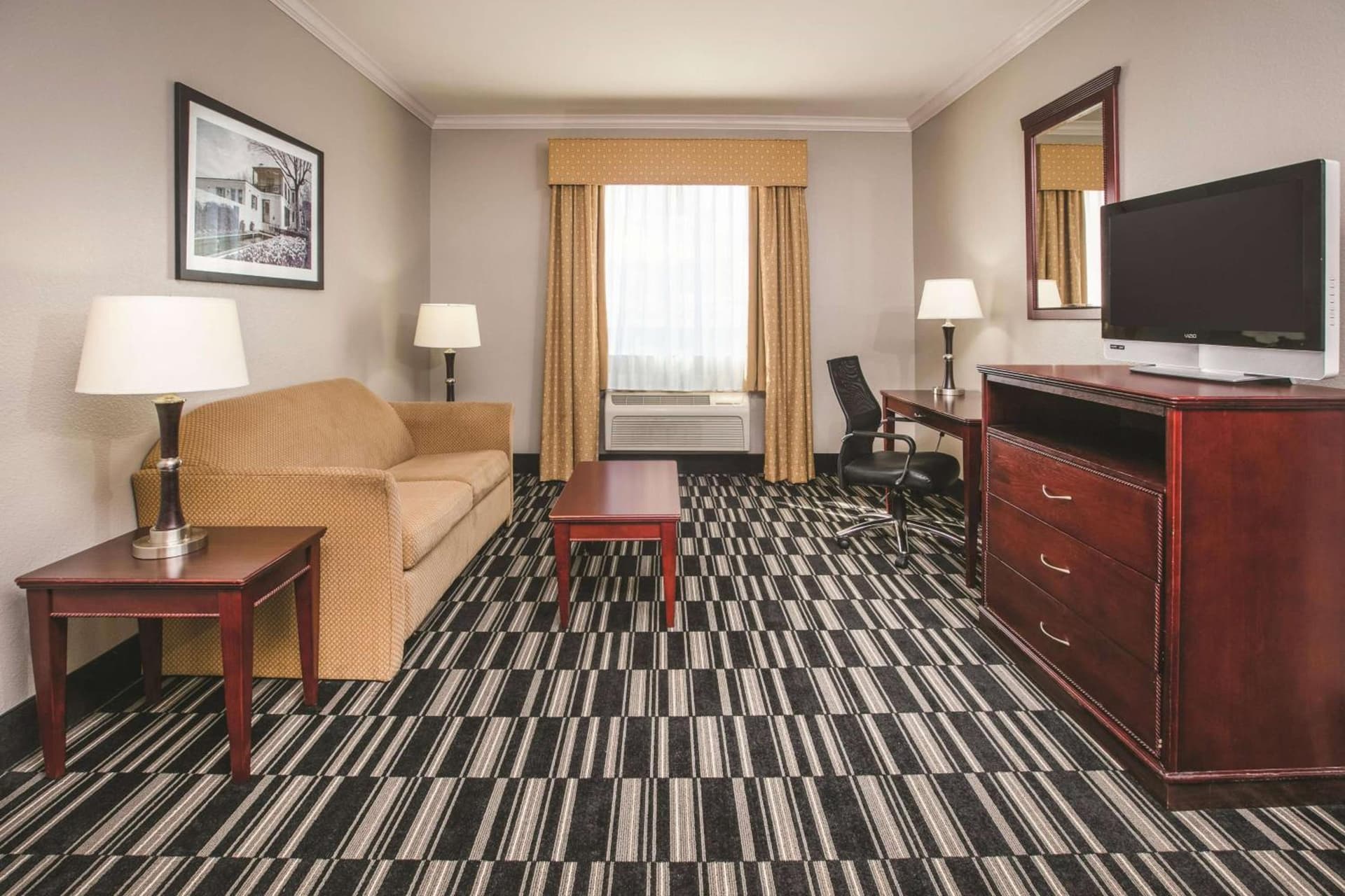 Baymont by Wyndham Dallas South-DeSoto gallery photo in DeSoto, TX — image 7