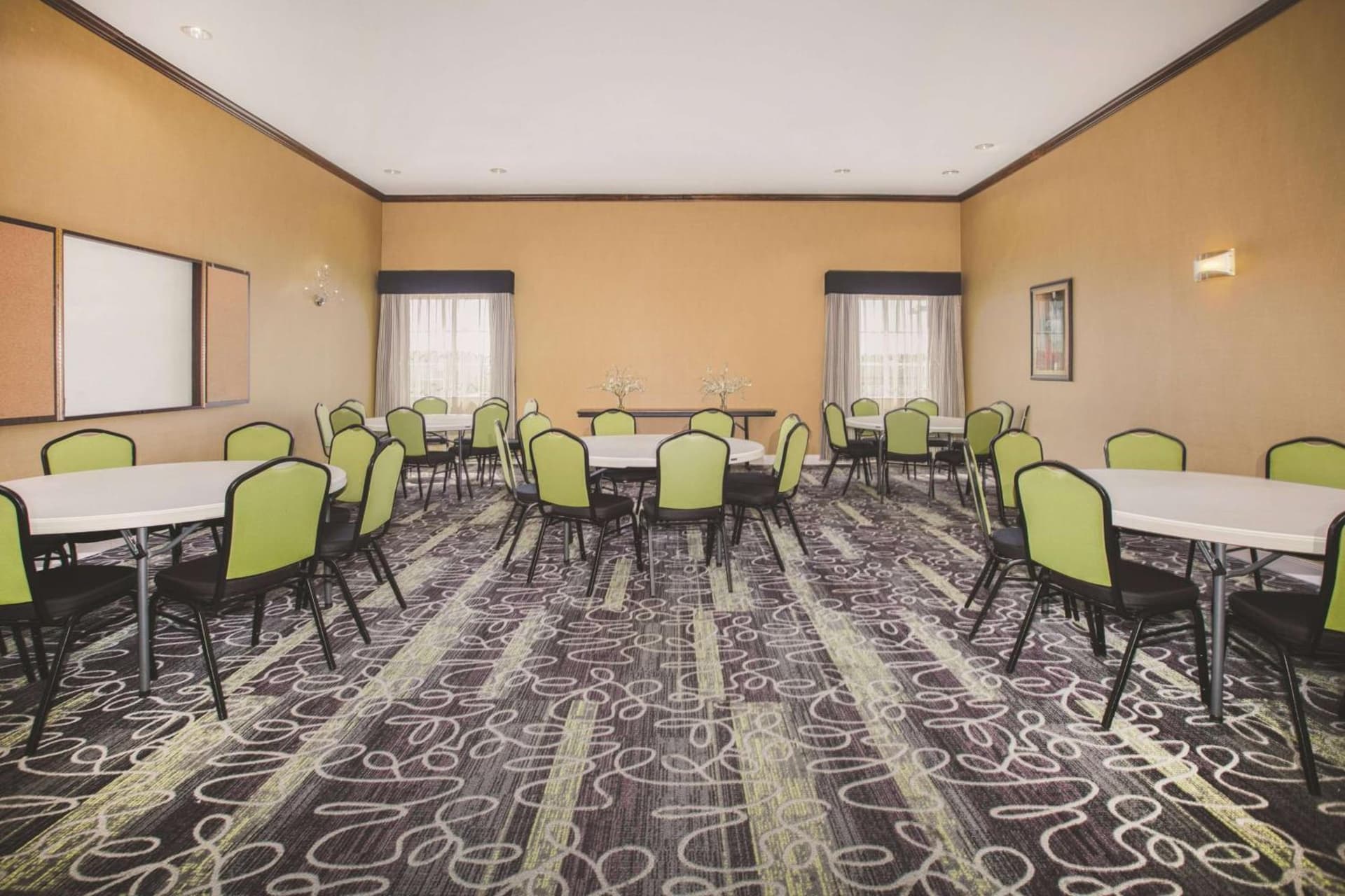 Baymont by Wyndham Dallas South-DeSoto gallery photo in DeSoto, TX — image 18