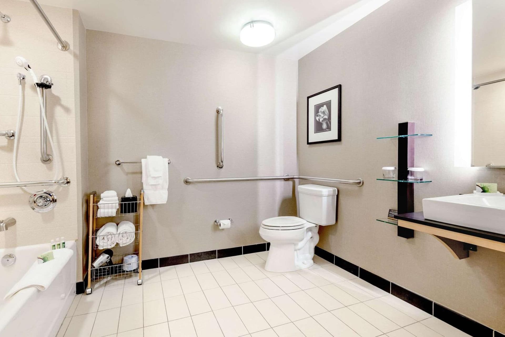 Cambria Hotel Pittsburgh - Downtown gallery photo in Pittsburgh, PA — image 11