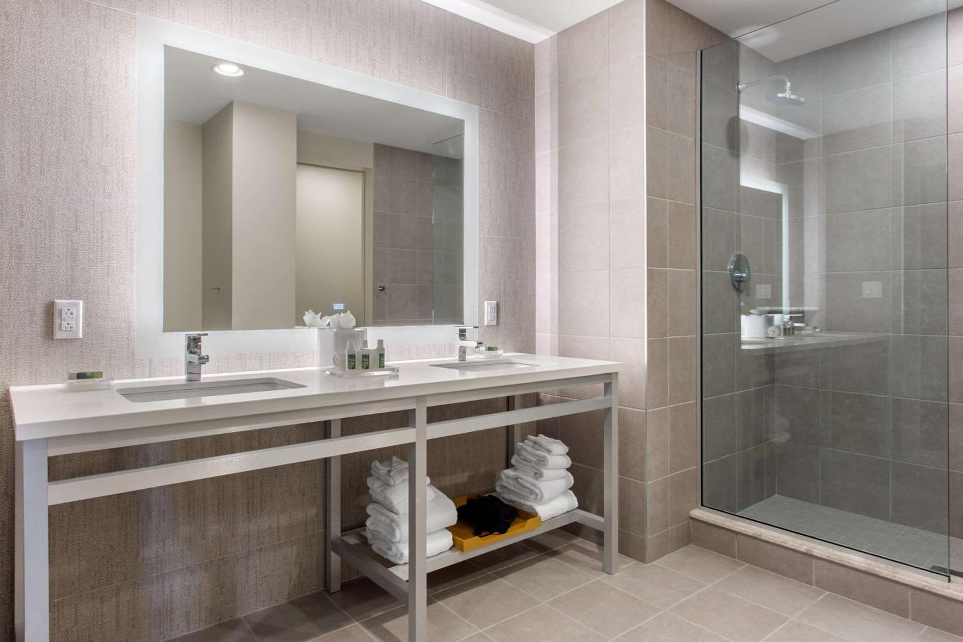 Cambria Hotel Philadelphia Downtown - Center City gallery photo in Philadelphia, PA — image 41