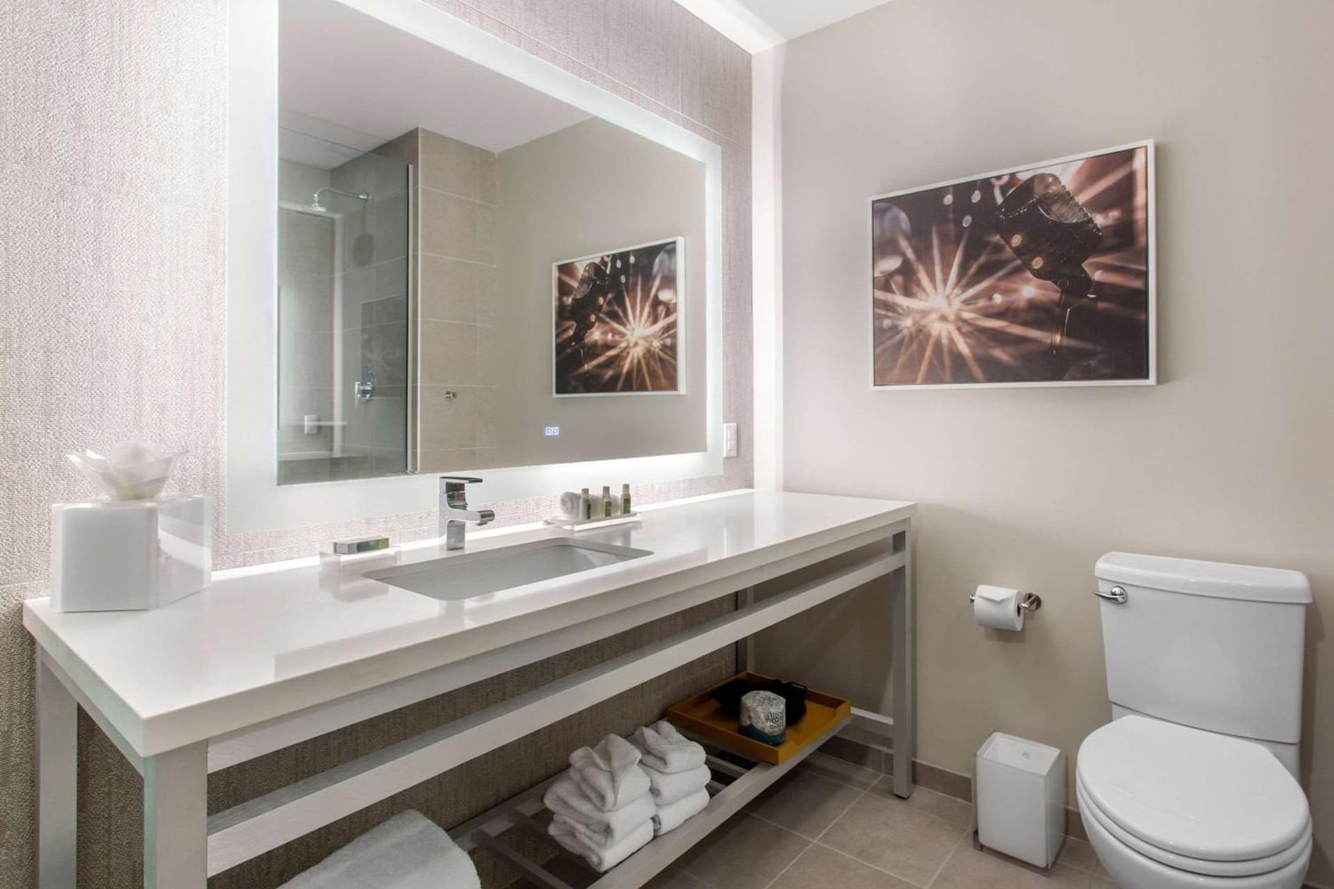 Cambria Hotel Philadelphia Downtown - Center City gallery photo in Philadelphia, PA — image 25