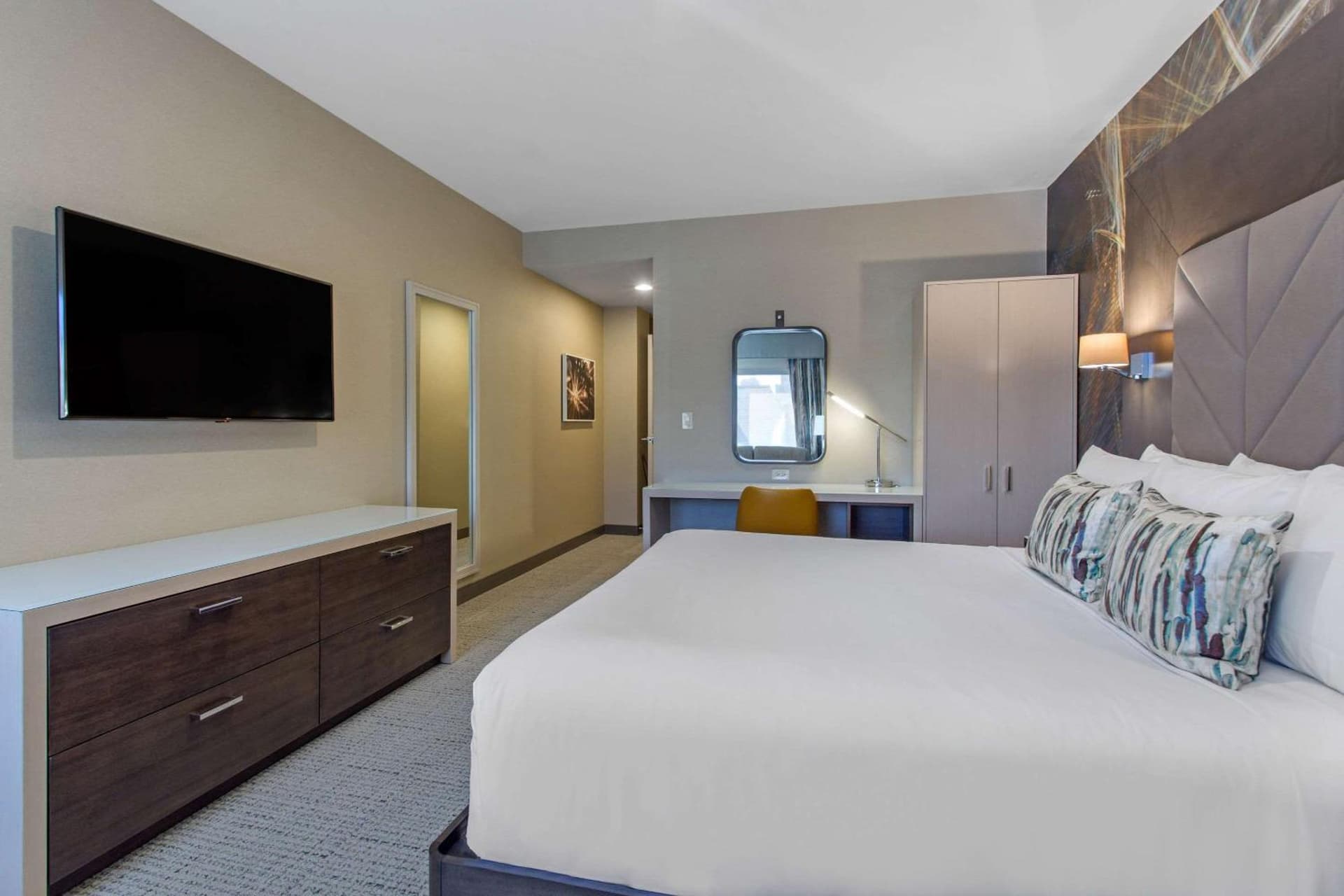 Cambria Hotel Philadelphia Downtown - Center City gallery photo in Philadelphia, PA — image 4