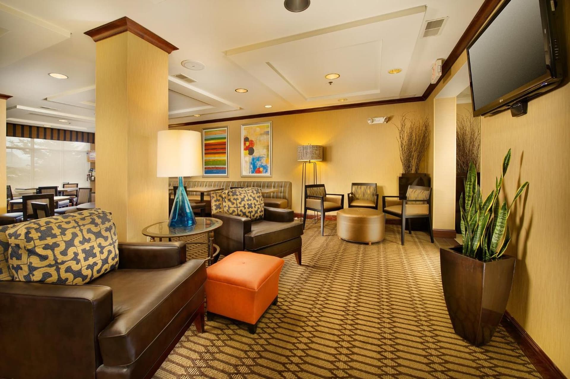 Holiday Inn Express & Suites by IHG Chambersburg by IHG gallery photo in Chambersburg, PA — image 17