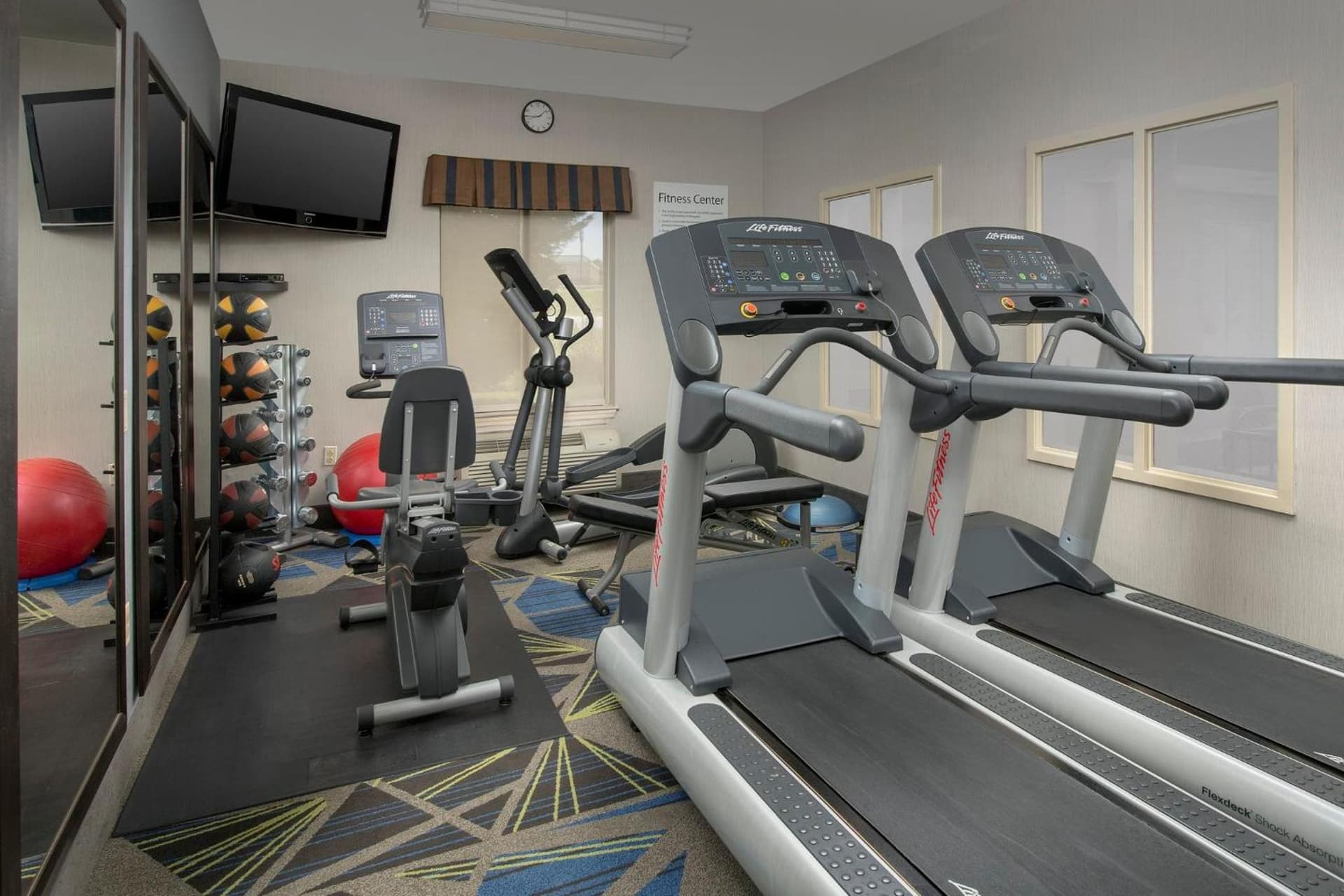 Holiday Inn Express & Suites by IHG Chambersburg by IHG gallery photo in Chambersburg, PA — image 5