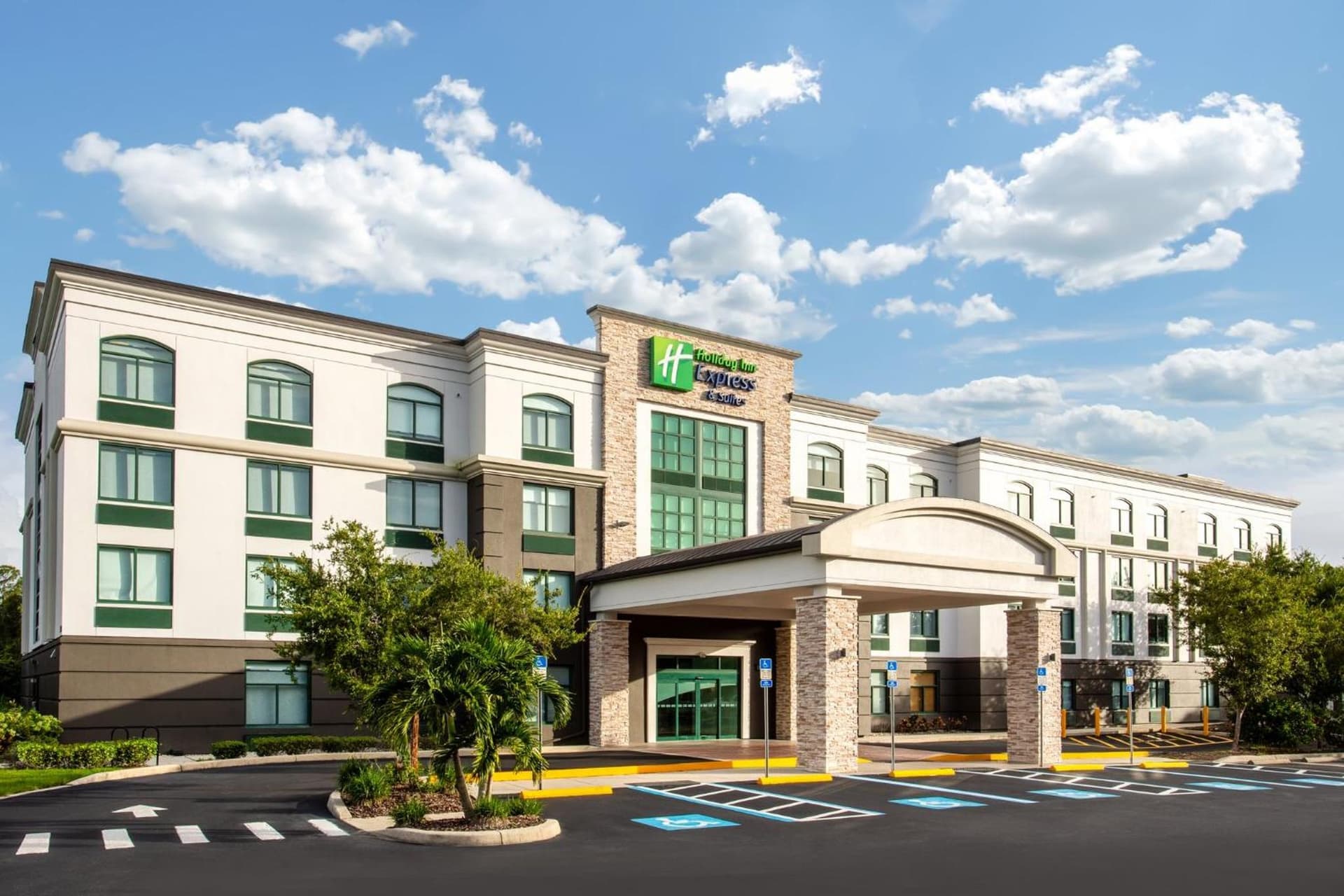 Holiday Inn Express & Suites Bradenton East-Lakewood Ranch by IHG featured exterior or lobby in Bradenton, FL — similar hotel