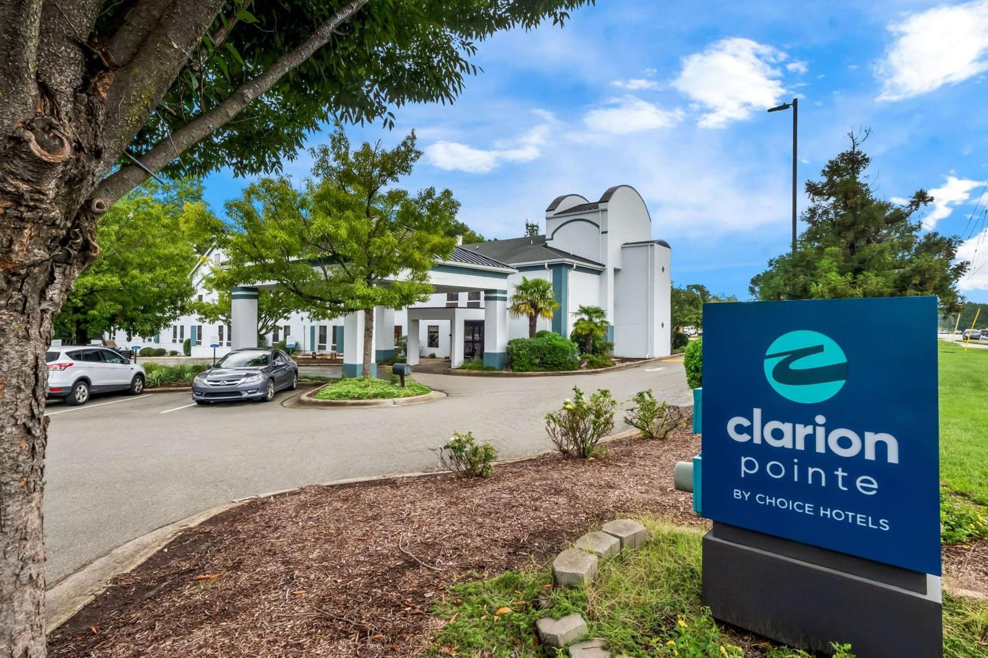 Clarion Pointe Apex - Holly Springs interior in Apex, NC — gallery photo 2