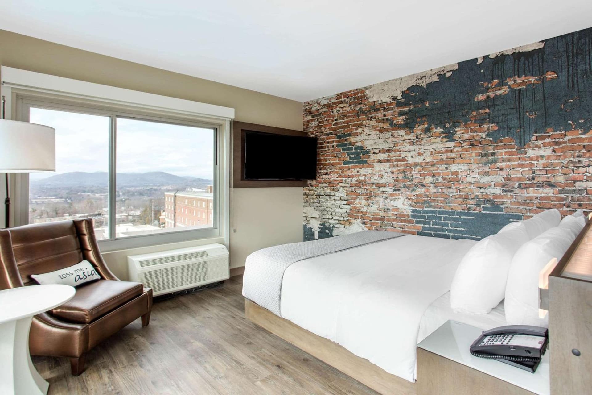 Cambria Hotel Downtown Asheville gallery photo in Asheville, NC — image 112