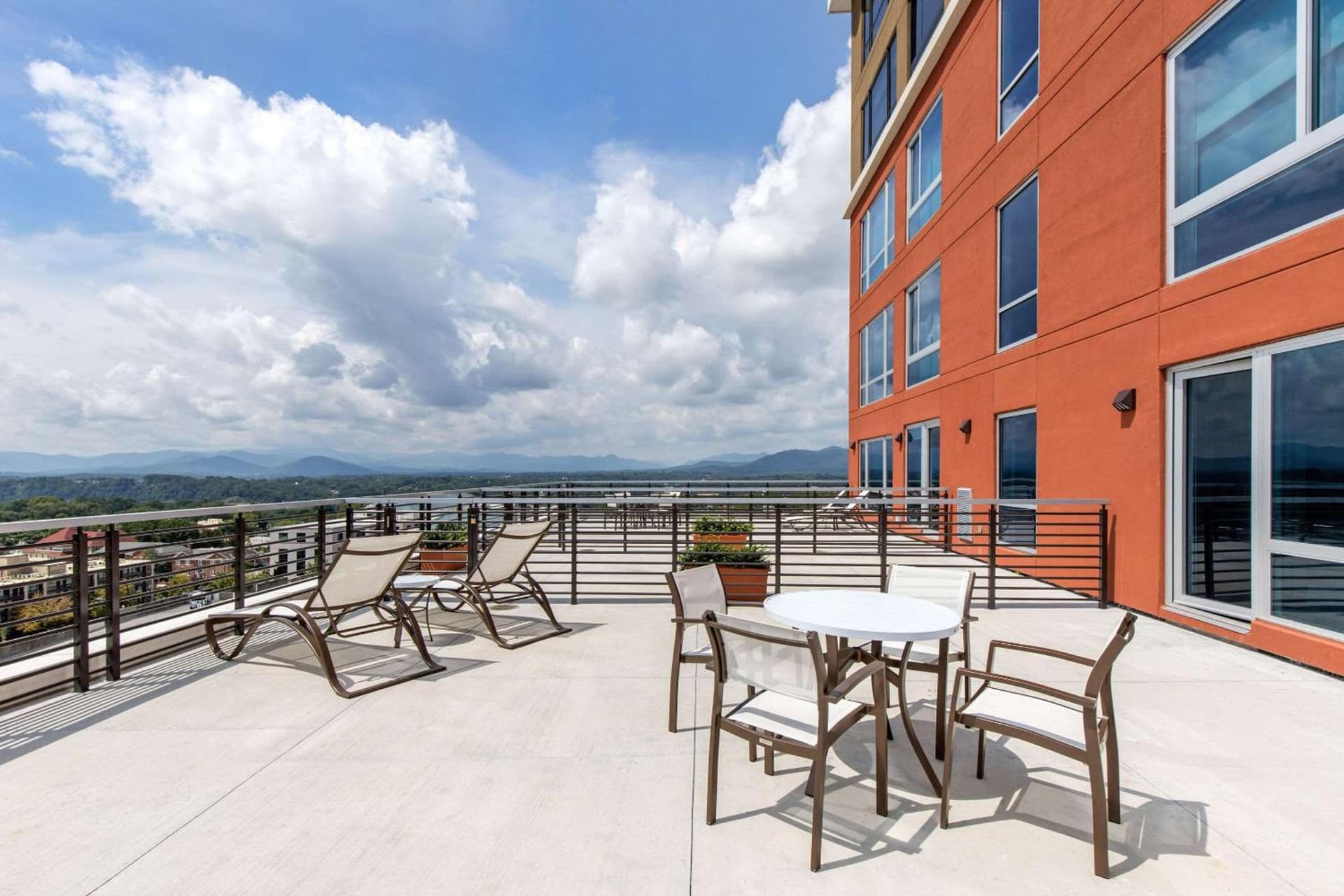 Cambria Hotel Downtown Asheville gallery photo in Asheville, NC — image 4