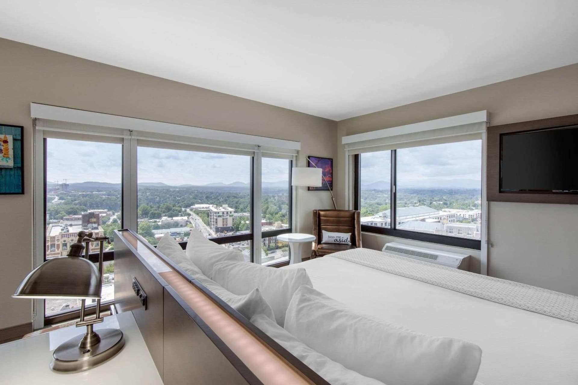 Cambria Hotel Downtown Asheville gallery photo in Asheville, NC — image 87