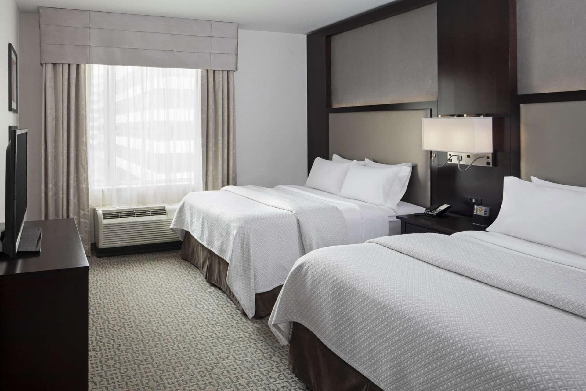 Cambria Hotel White Plains - Downtown gallery photo in White Plains, NY — image 10