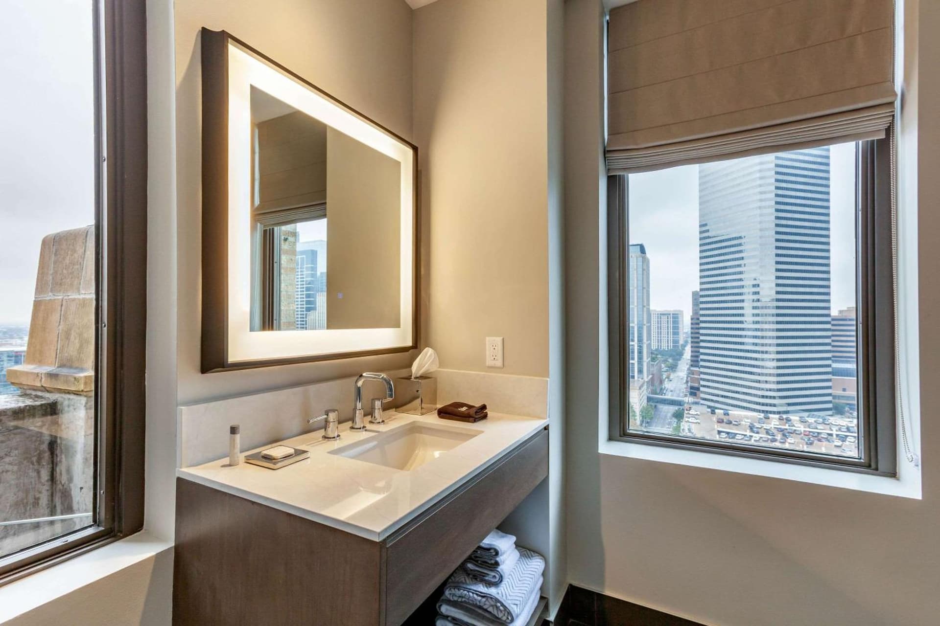 Cambria Hotel Houston Downtown Convention Center gallery photo in Houston, TX — image 62