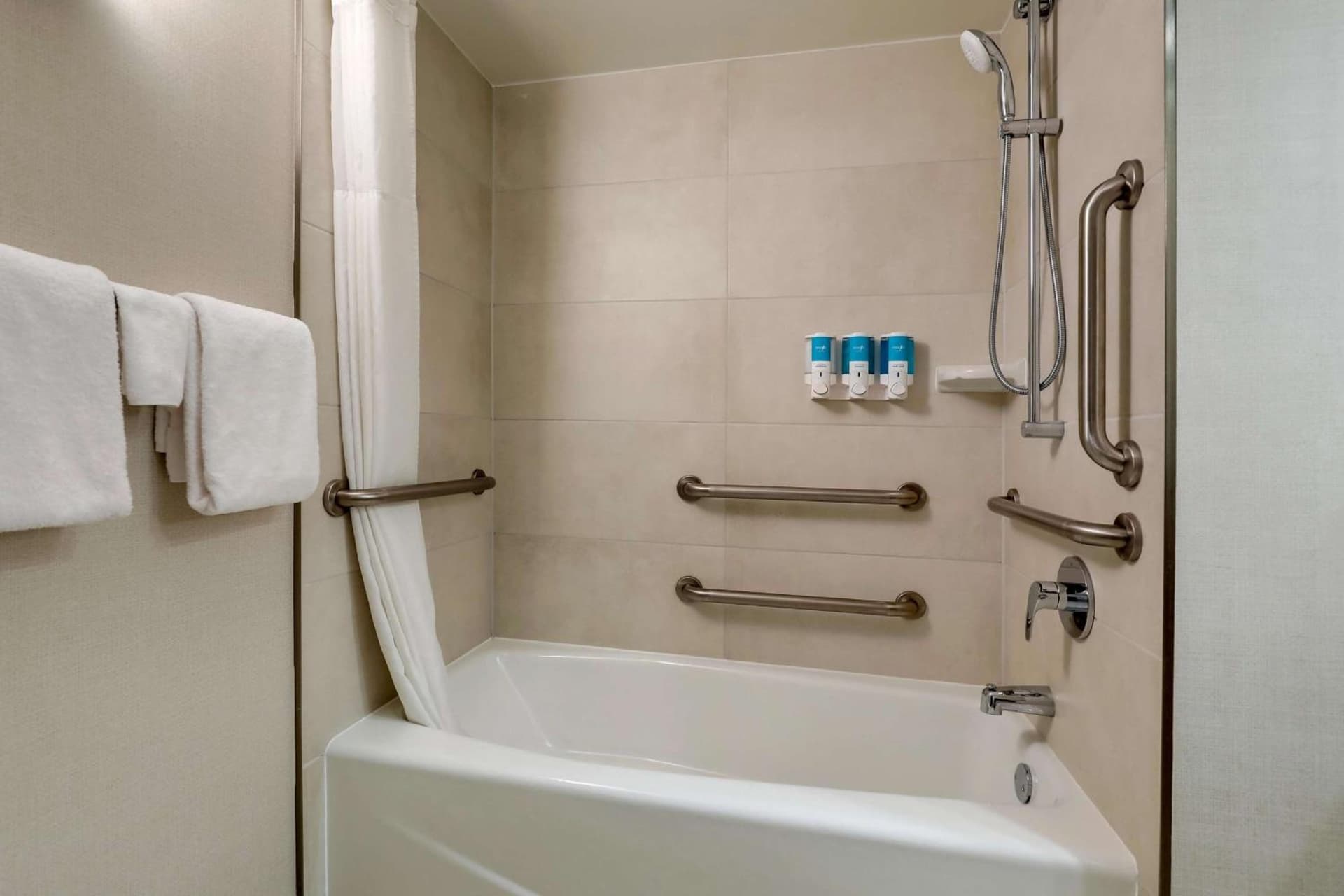 Drury Inn & Suites Charlotte University Place gallery photo in Charlotte, NC — image 32