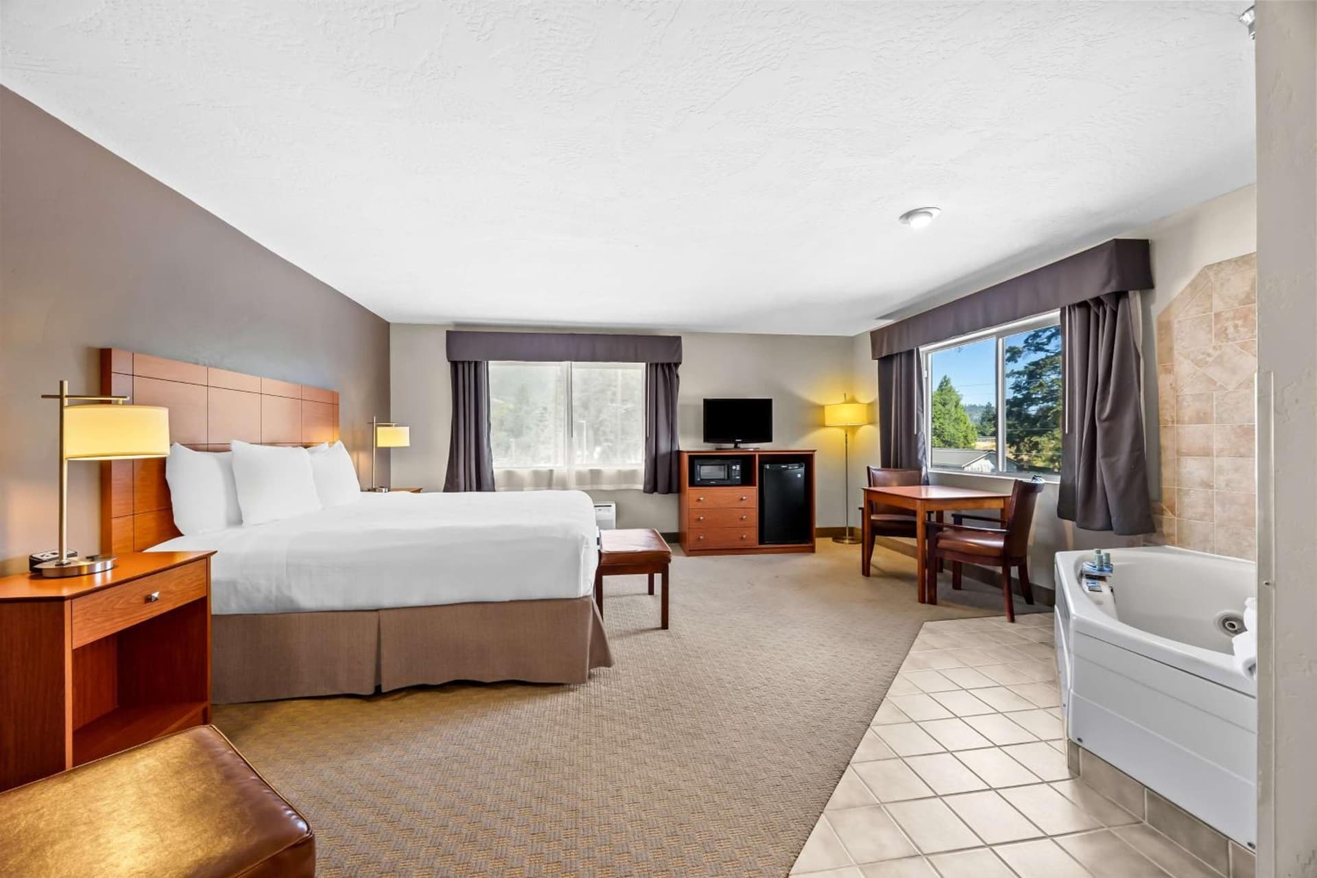 Best Western Inn at the Rogue gallery photo in Rogue River, OR — image 25