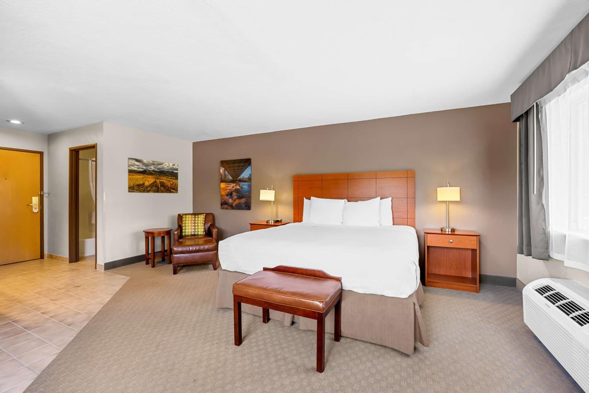Best Western Inn at the Rogue gallery photo in Rogue River, OR — image 15