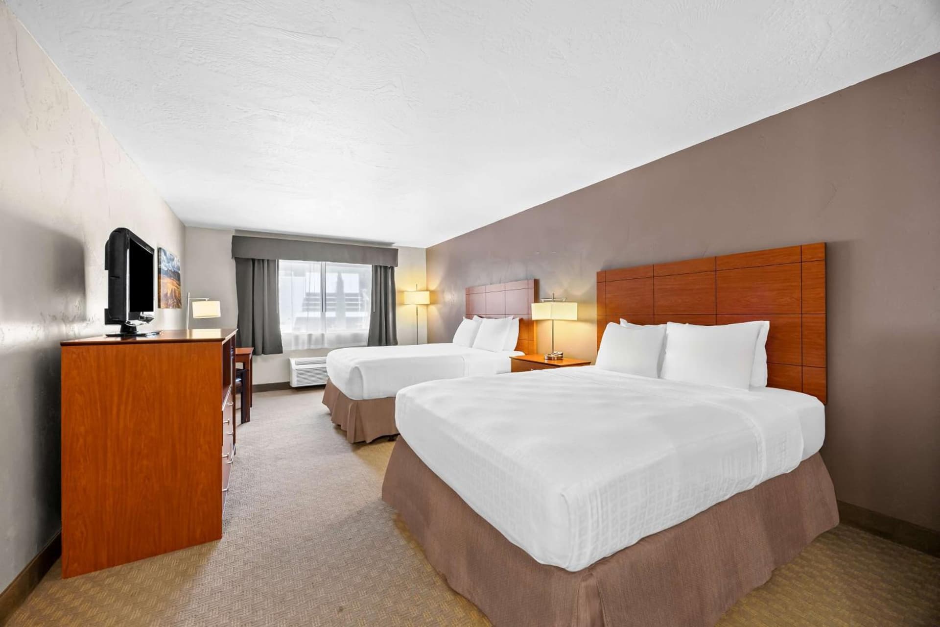 Best Western Inn at the Rogue gallery photo in Rogue River, OR — image 6