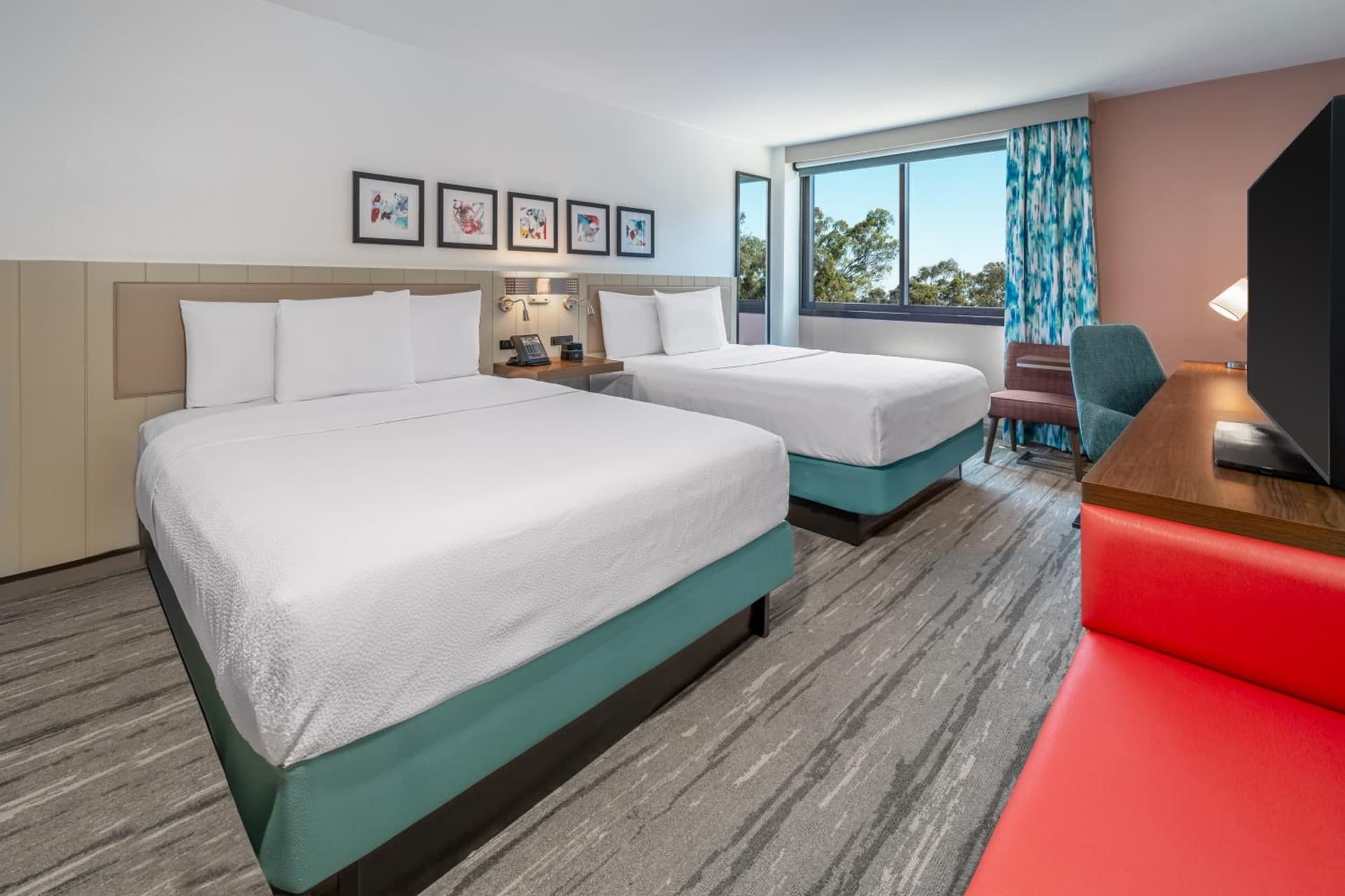 Hilton Garden Inn LAX Los Angeles Airport property views in Los Angeles, CA — gallery photo 3