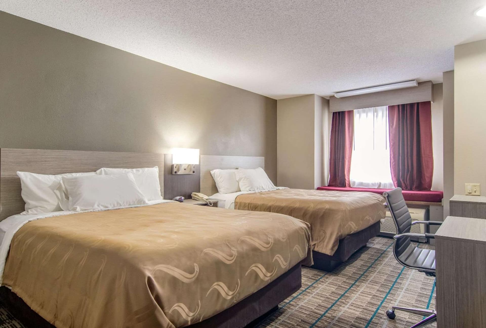 Quality Inn & Suites Grove City-Outlet Mall gallery photo in Grove City, PA — image 17