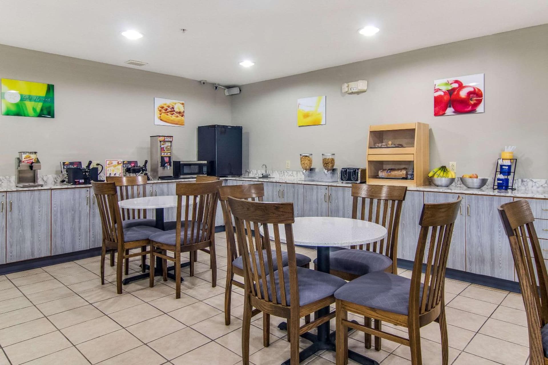 Quality Inn & Suites Grove City-Outlet Mall gallery photo in Grove City, PA — image 26