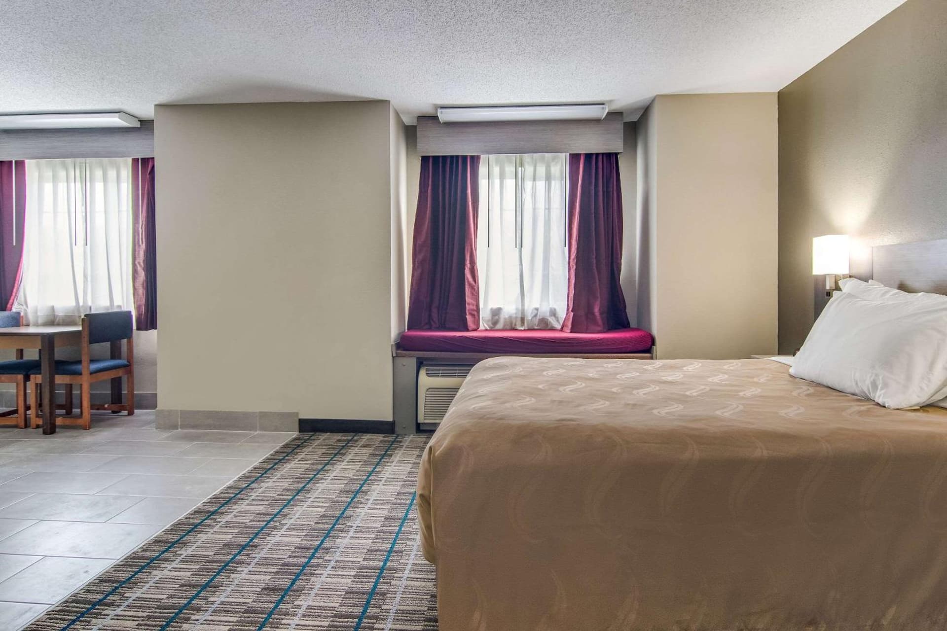 Quality Inn & Suites Grove City-Outlet Mall gallery photo in Grove City, PA — image 15