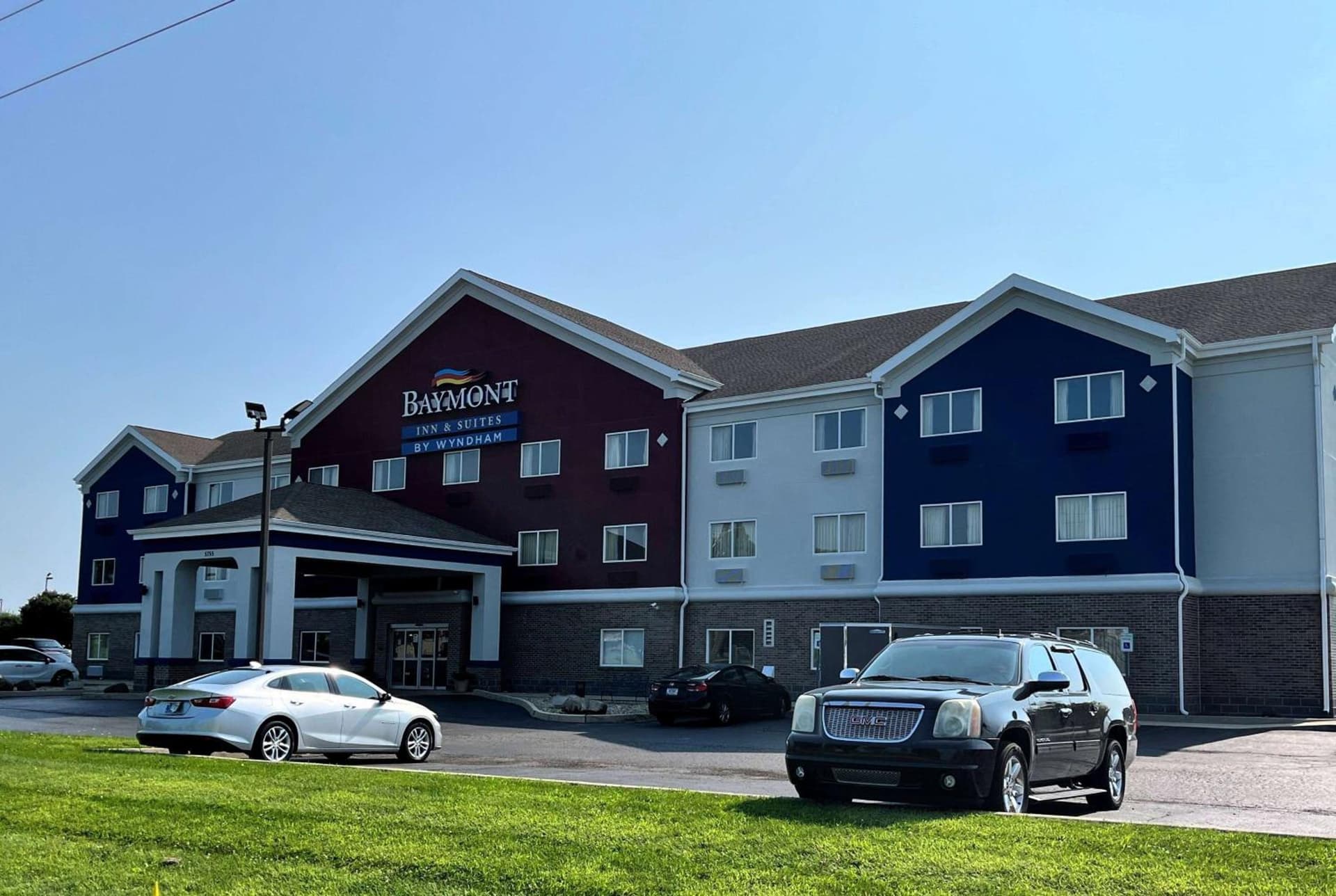 Baymont by Wyndham Indianapolis Northeast interior in Indianapolis, IN — gallery photo 2