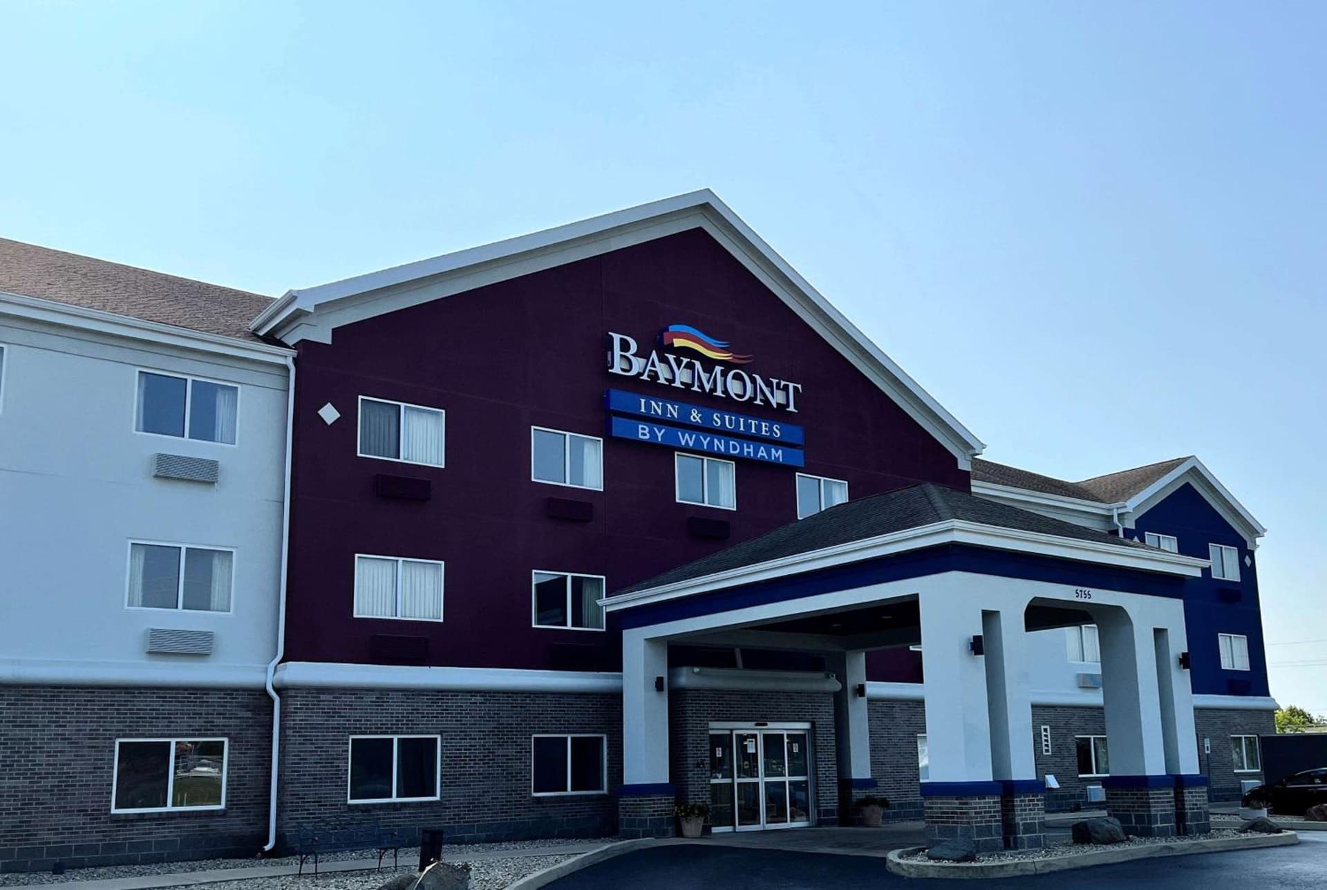 Baymont by Wyndham Indianapolis Northeast property views in Indianapolis, IN — gallery photo 3