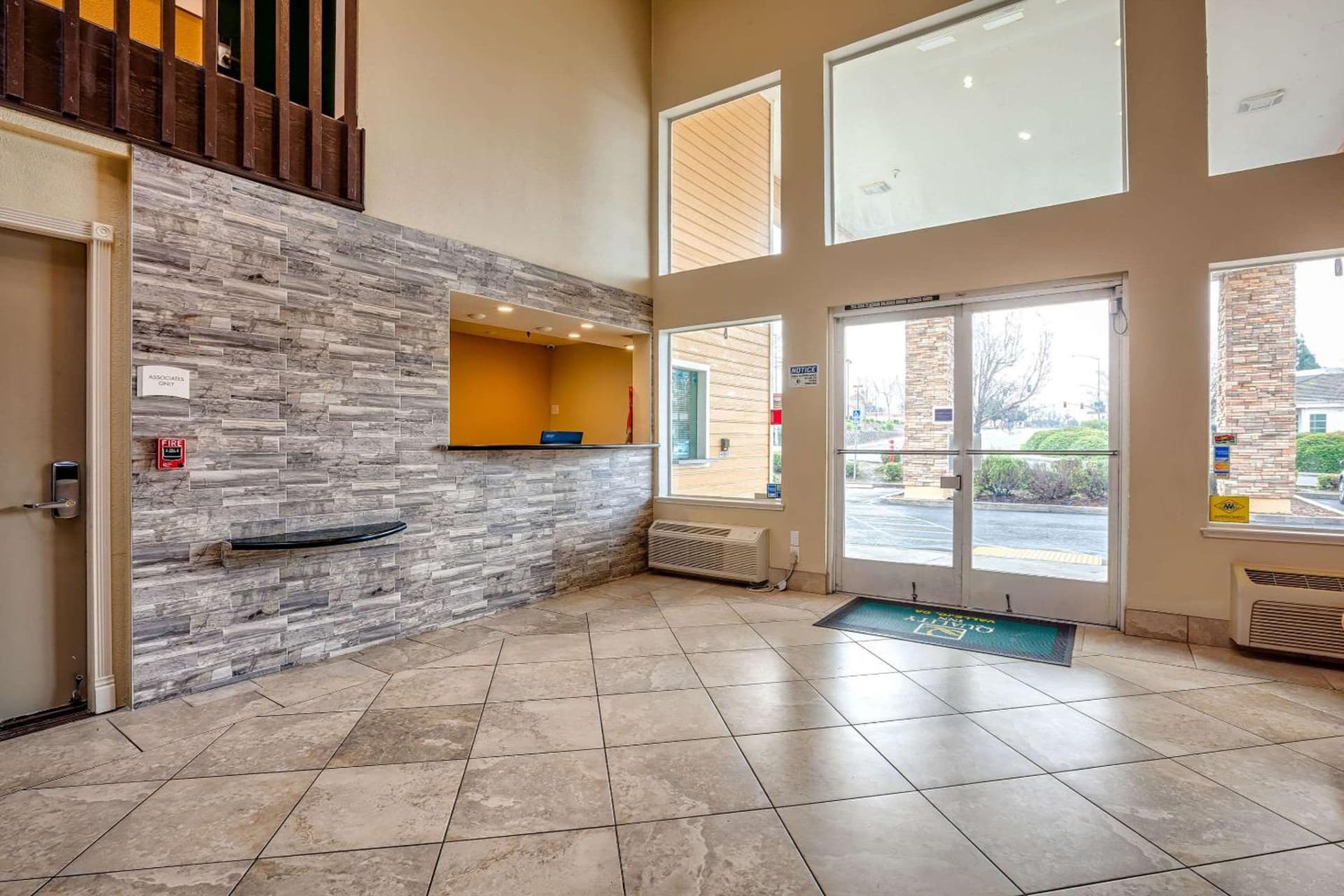 Quality Inn near Six Flags Discovery Kingdom-Napa Valley gallery photo in Vallejo, CA — image 39