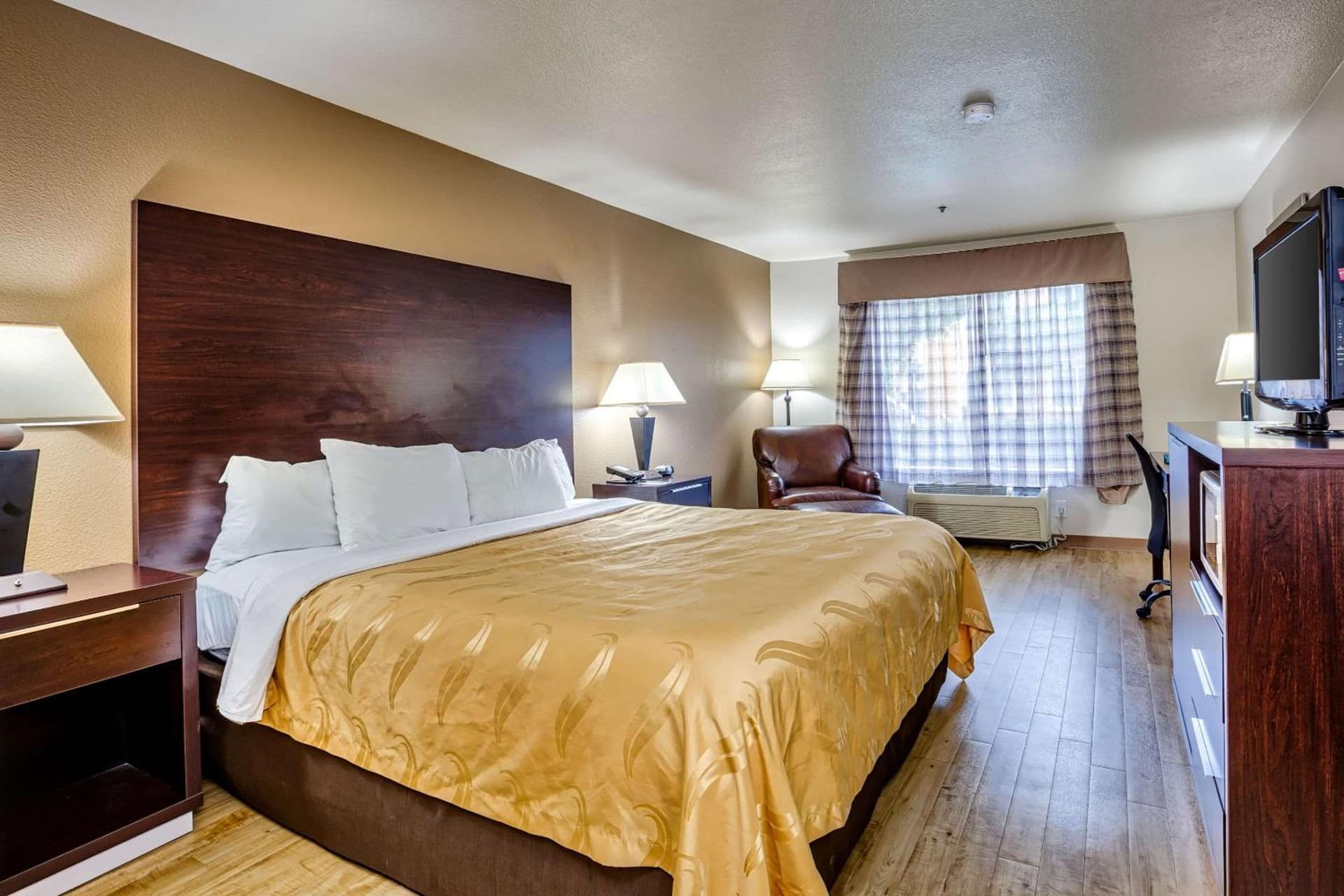 Quality Inn near Six Flags Discovery Kingdom-Napa Valley gallery photo in Vallejo, CA — image 42