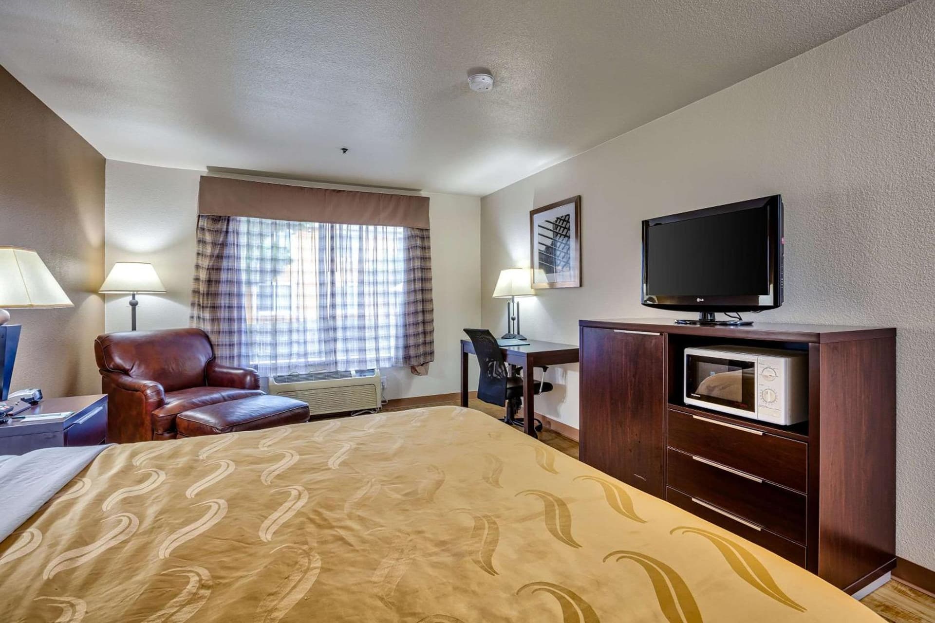Quality Inn near Six Flags Discovery Kingdom-Napa Valley gallery photo in Vallejo, CA — image 34