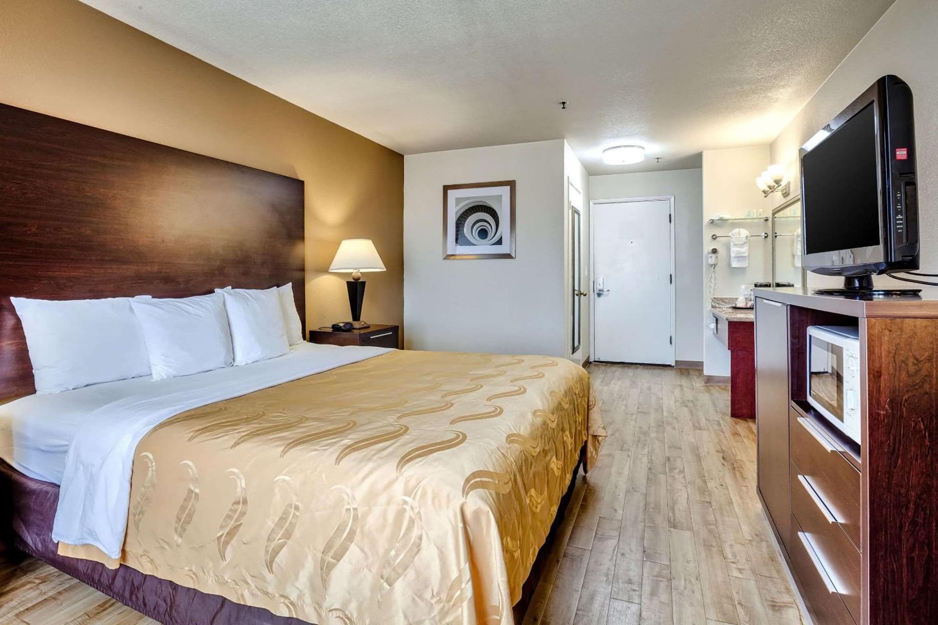 Quality Inn near Six Flags Discovery Kingdom-Napa Valley gallery photo in Vallejo, CA — image 43