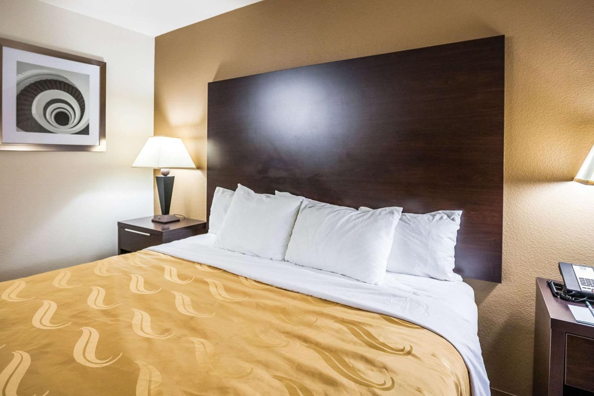Quality Inn near Six Flags Discovery Kingdom-Napa Valley gallery photo in Vallejo, CA — image 38