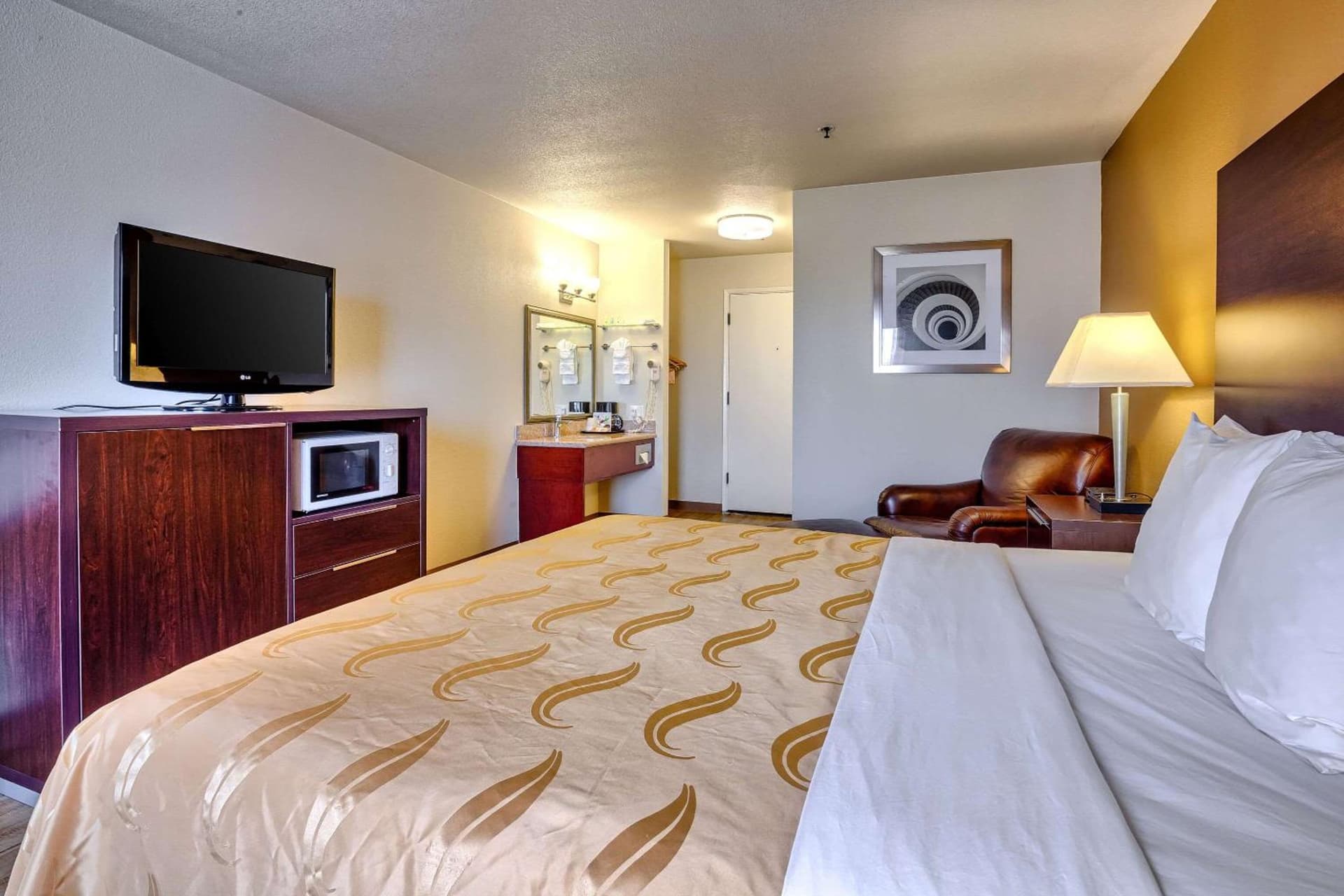 Quality Inn near Six Flags Discovery Kingdom-Napa Valley gallery photo in Vallejo, CA — image 23